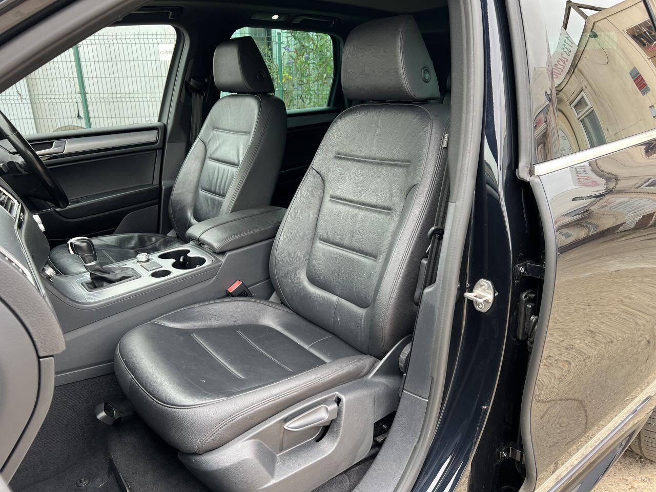 Volkswagen Touareg view 24