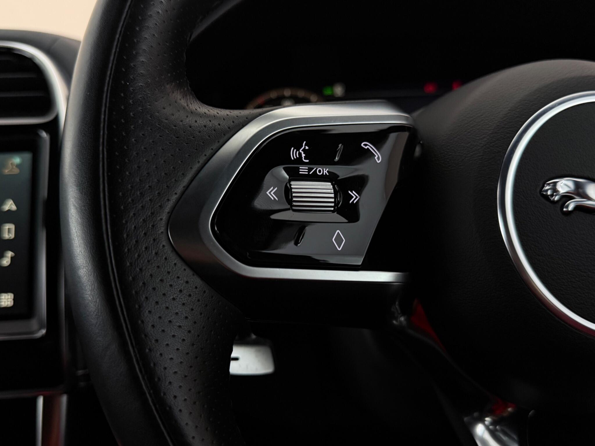 Jaguar Xe view 13
