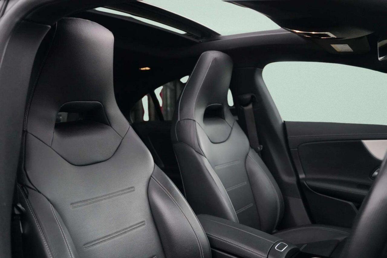 Mercedes-Benz Cla view 3