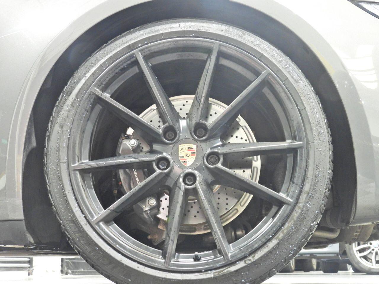 Porsche 911 view 41