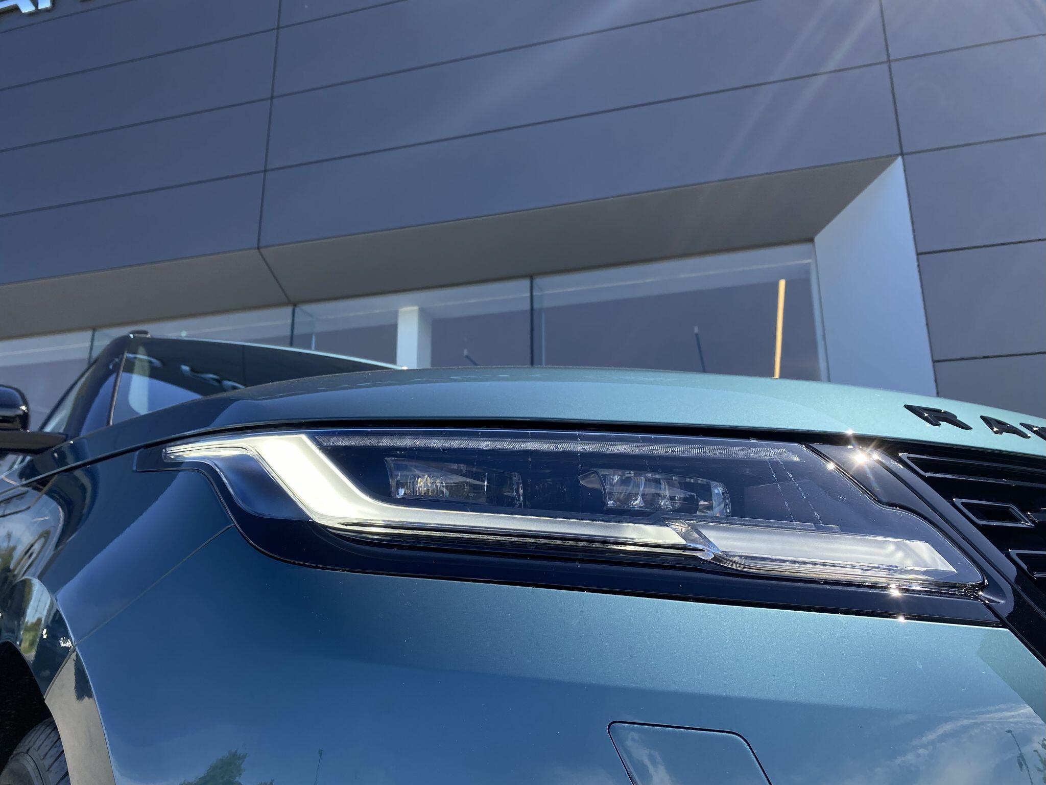 Land Rover Range Rover Velar view 22
