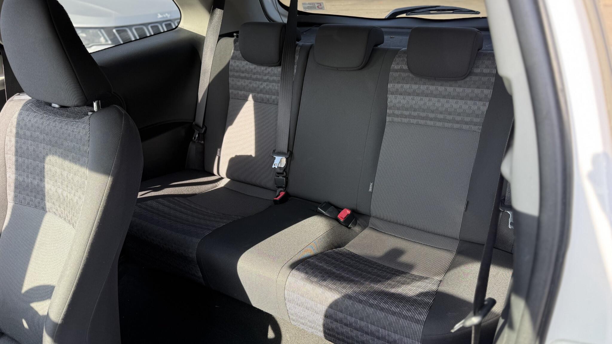 Toyota Yaris view 33