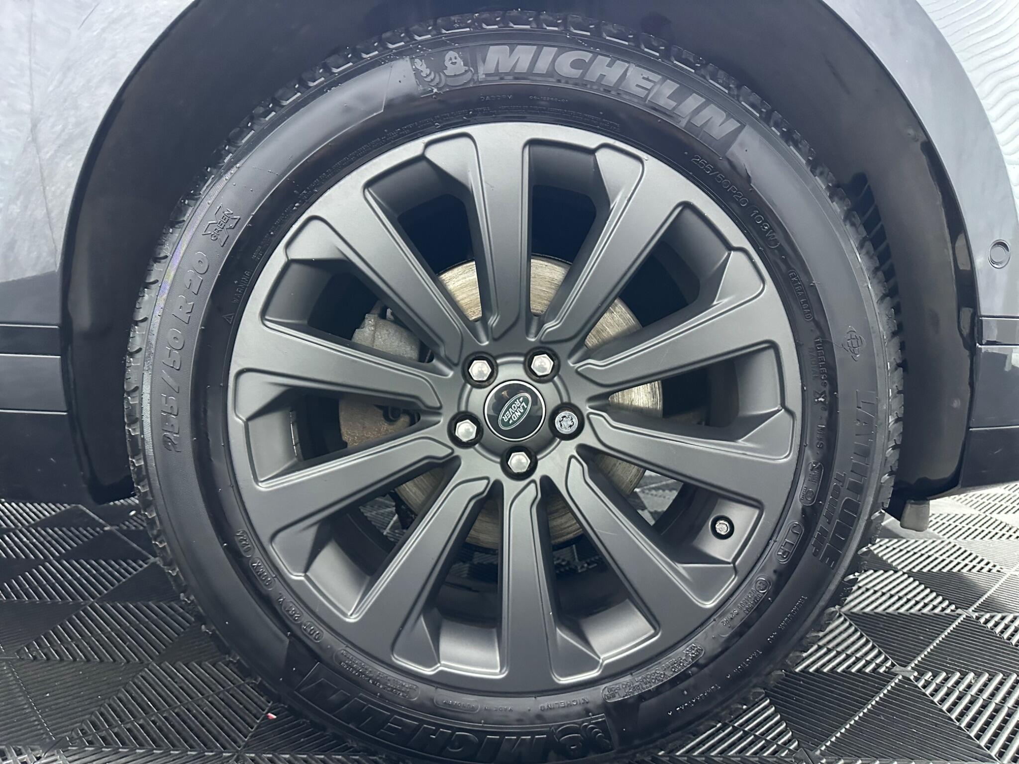 Land Rover Range Rover Velar view 36