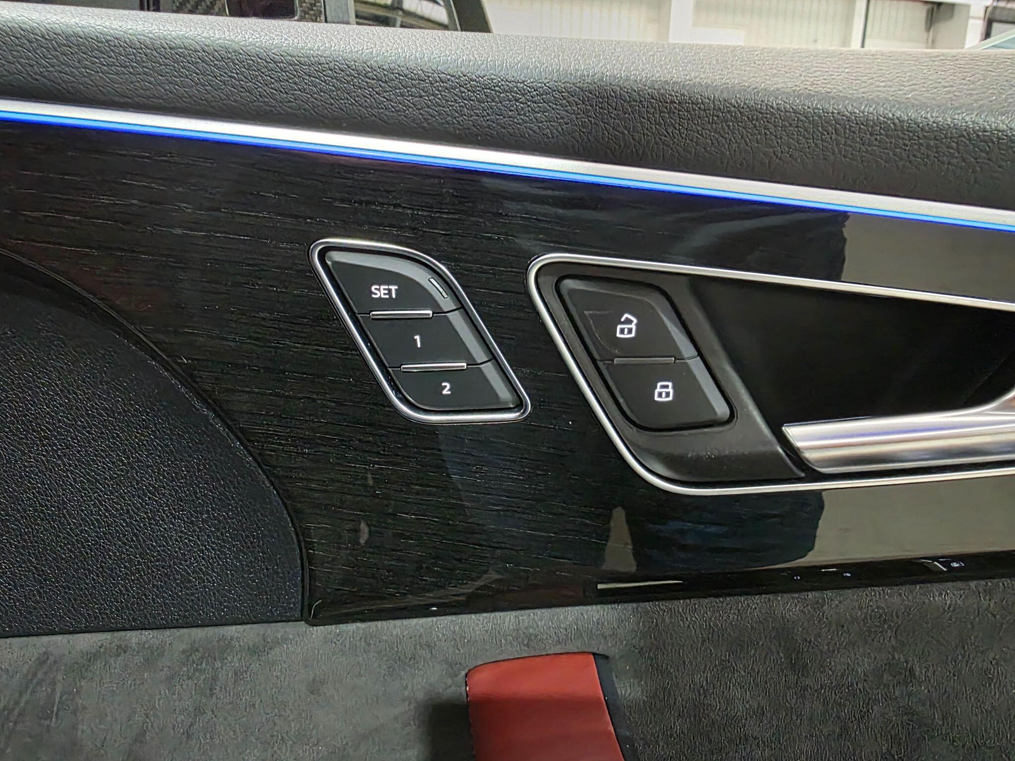 Audi SQ8 view 20