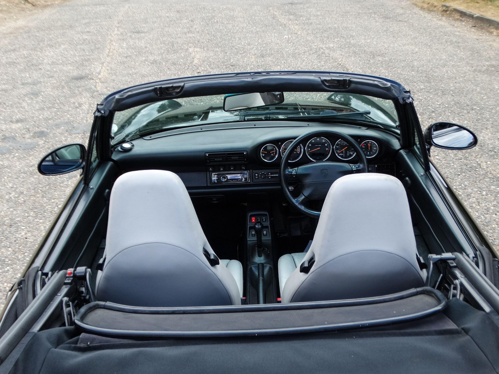 Porsche 911 view 20