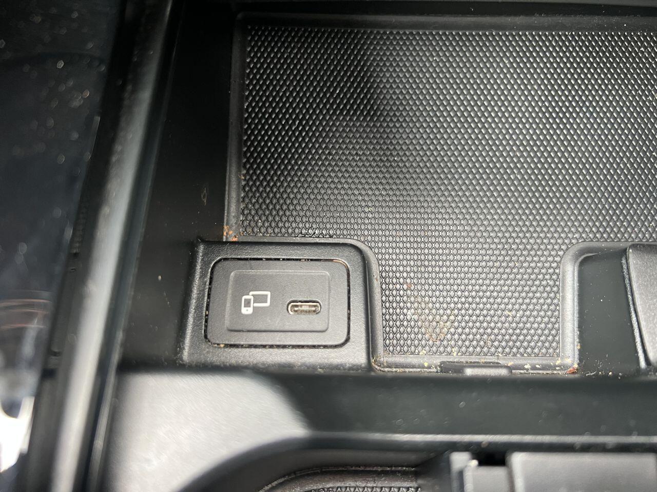Mercedes-Benz Gla view 36