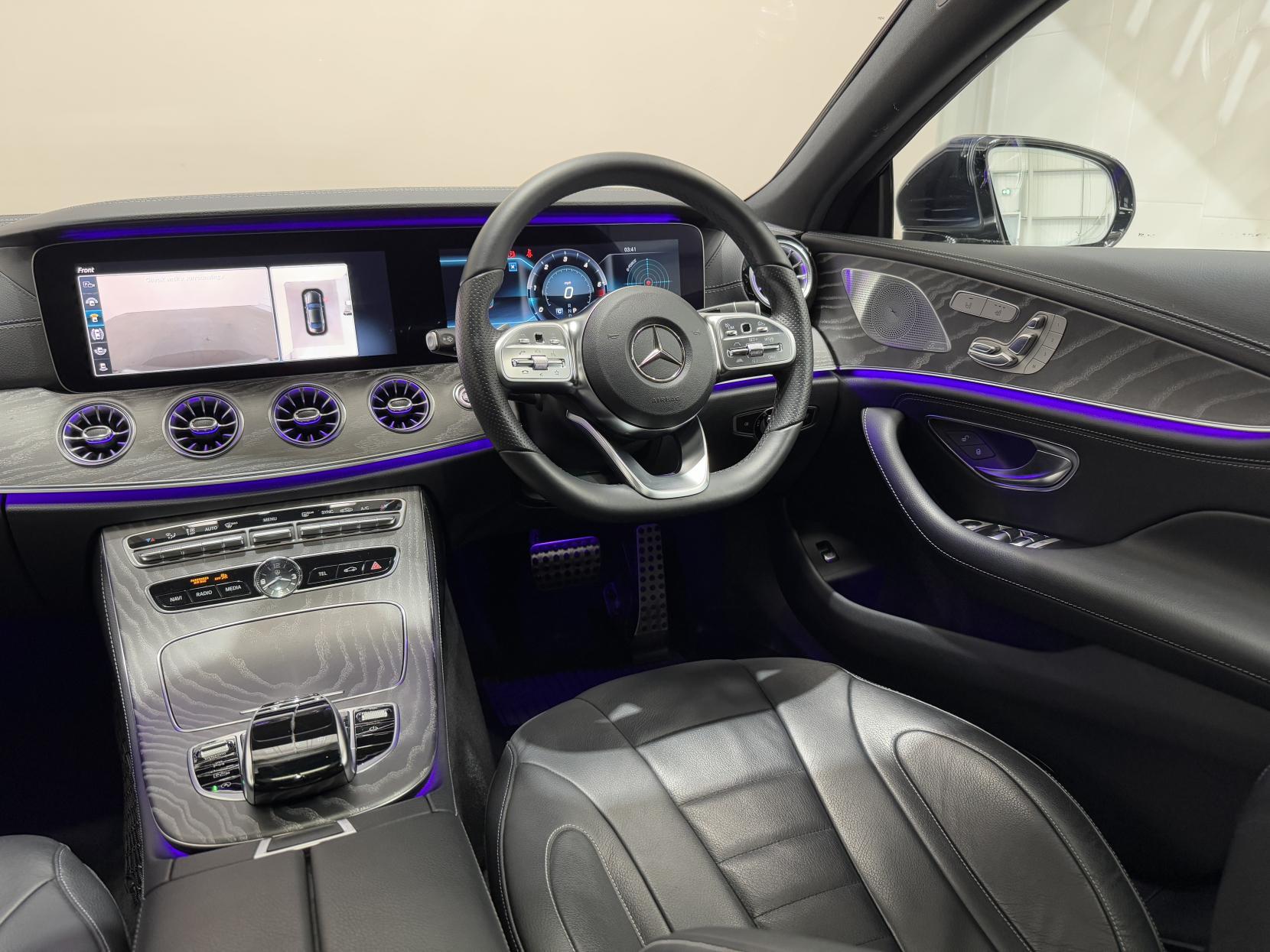 Mercedes-Benz CLS view 22