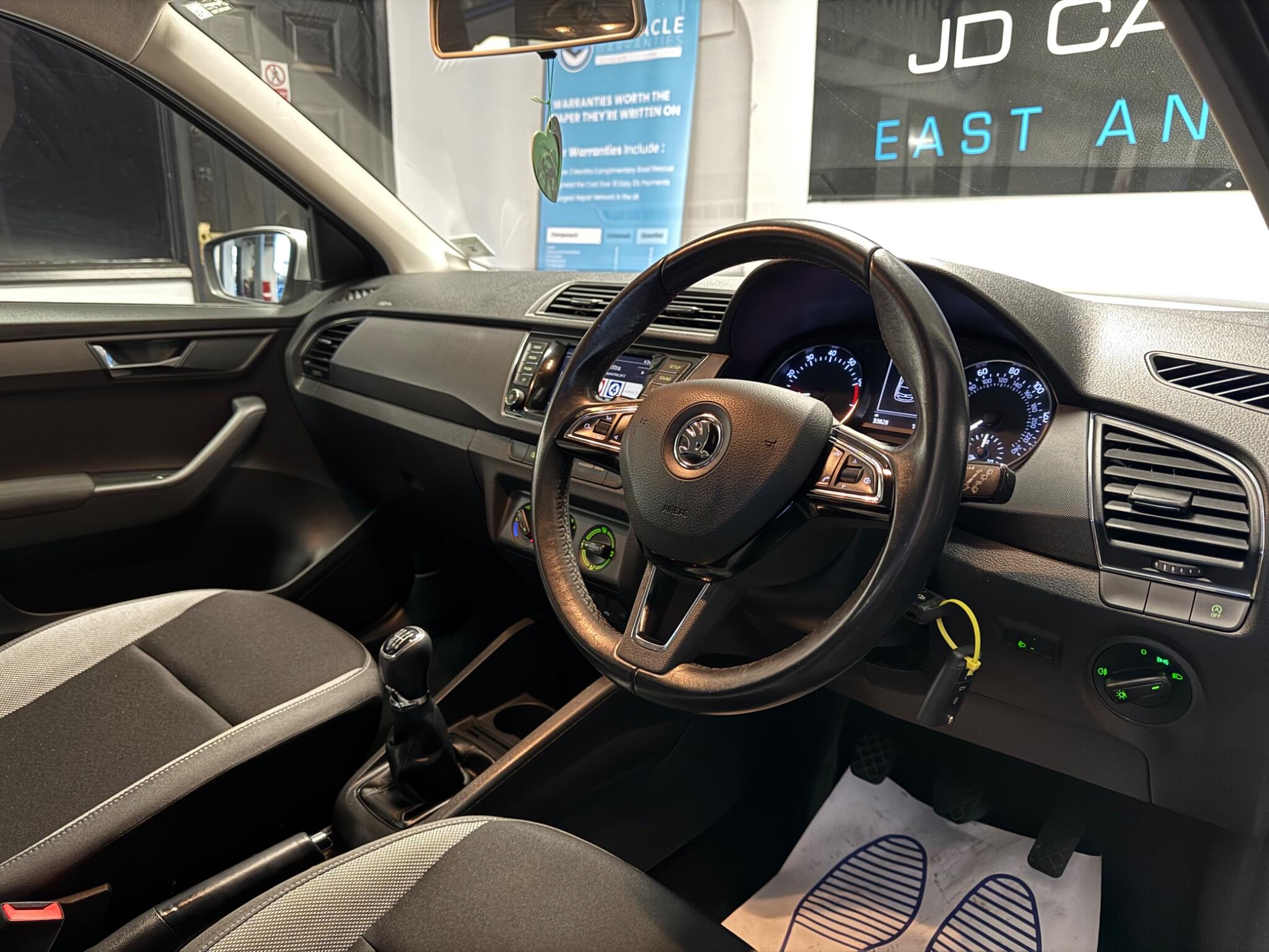 2016 Skoda Fabia 1.2 TSI SE Euro 6 (s/s) 5dr • 33,000 miles image 19