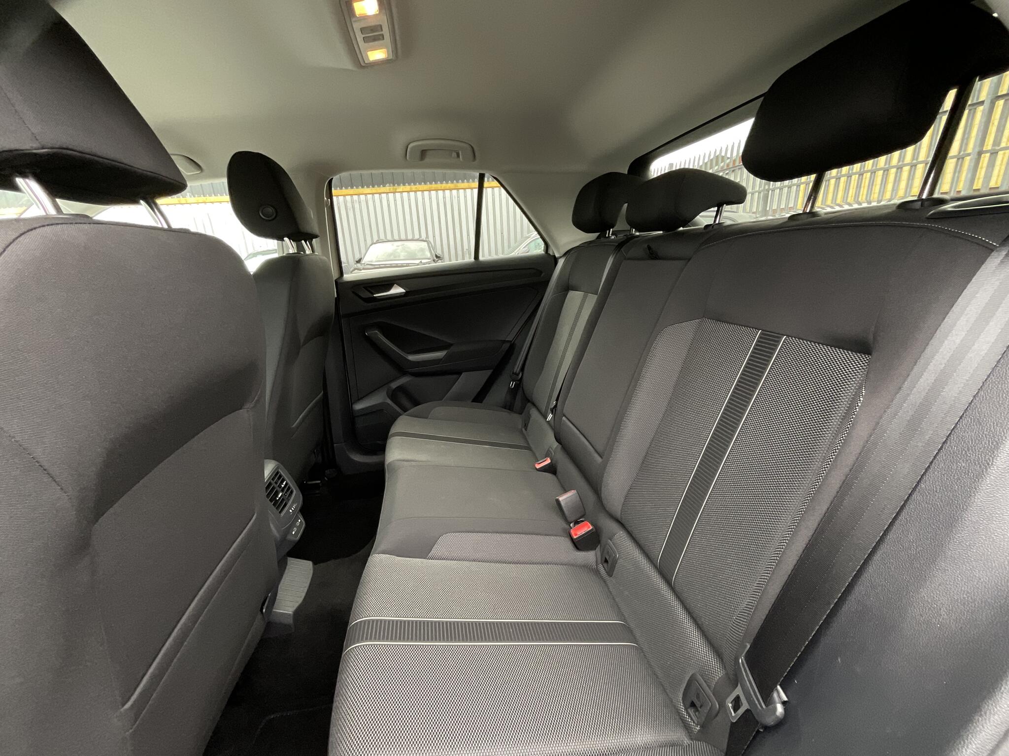 Volkswagen T-Roc view 14
