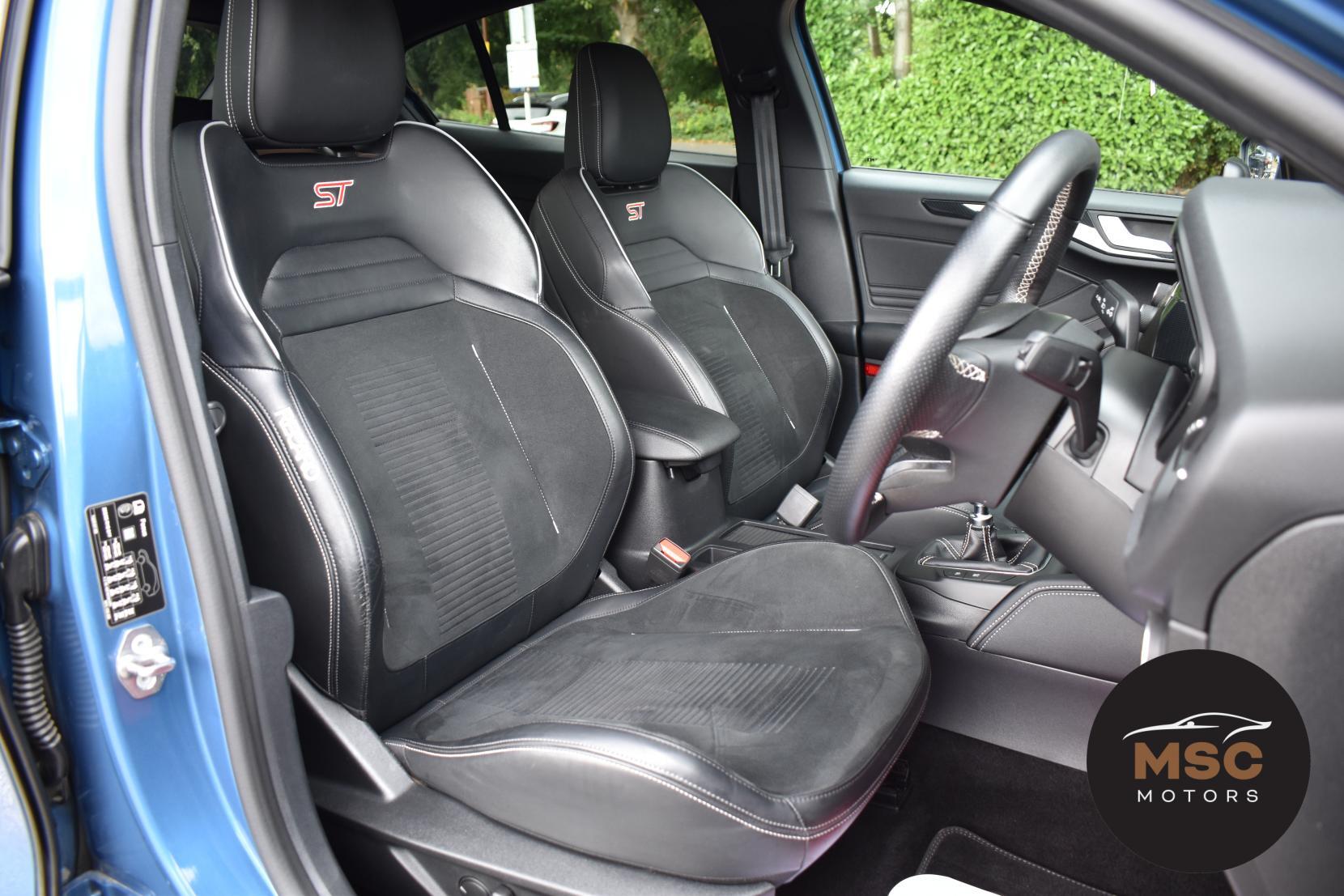 Ford Focus view 35