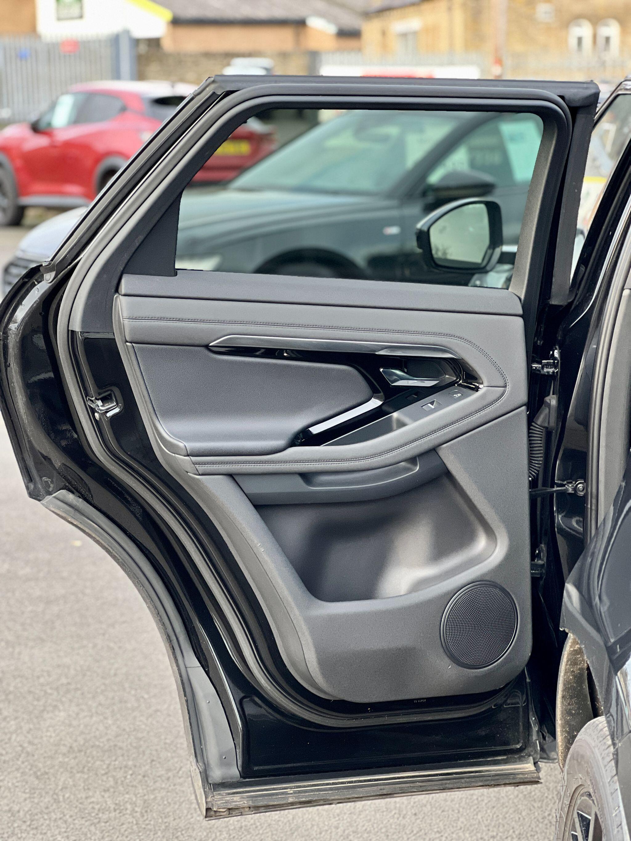 Land Rover Range Rover Evoque view 22
