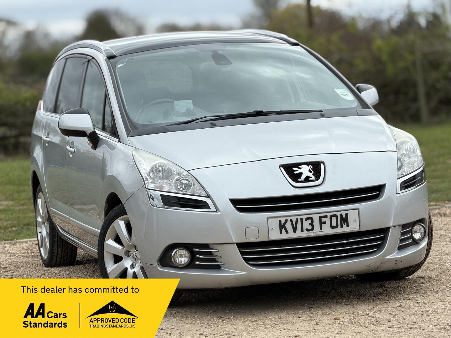 2013 Peugeot 5008 1.6 e-HDi Allure EGC Euro 5 (s/s) 5dr image 5