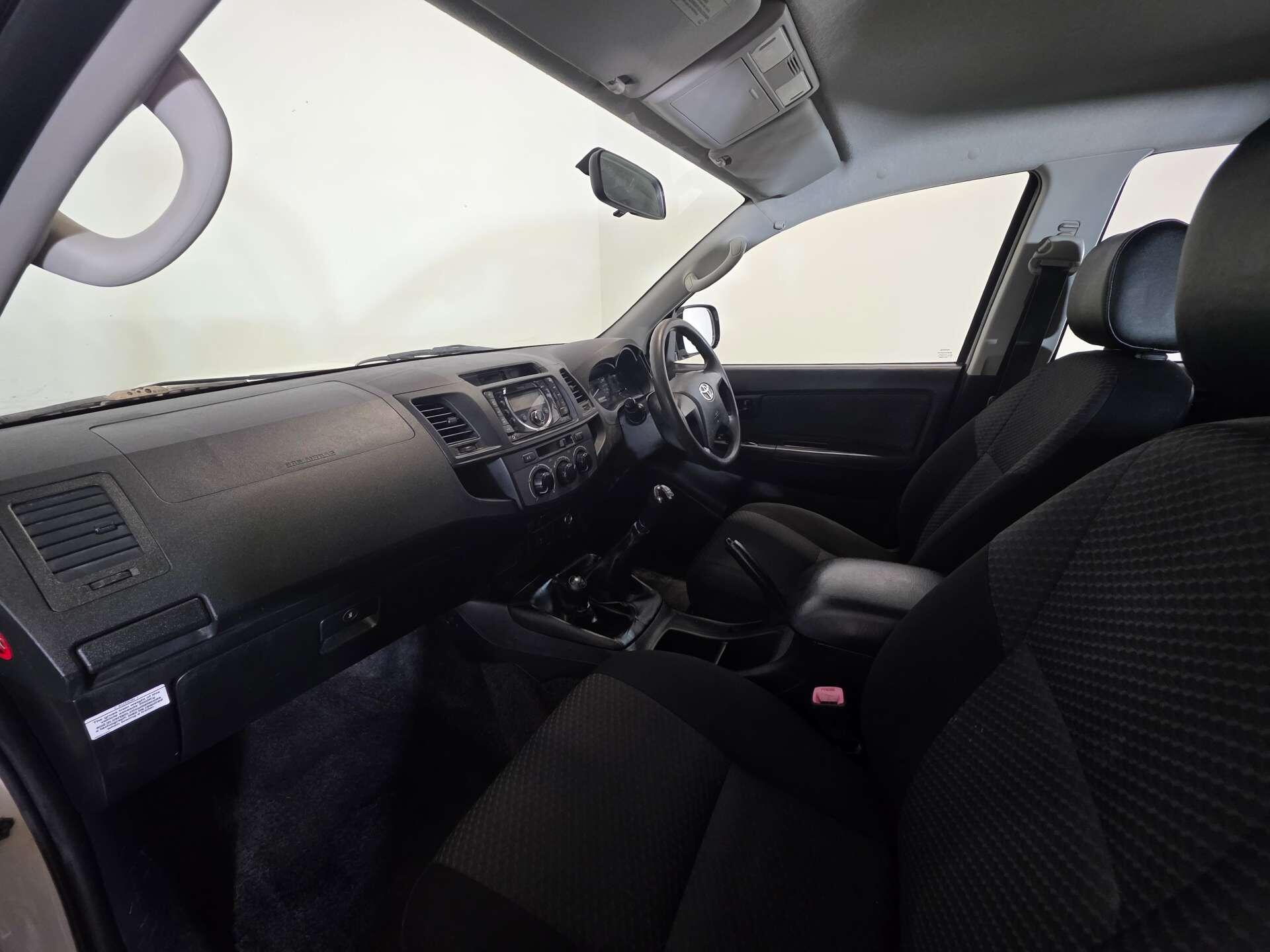 Toyota Hilux view 43