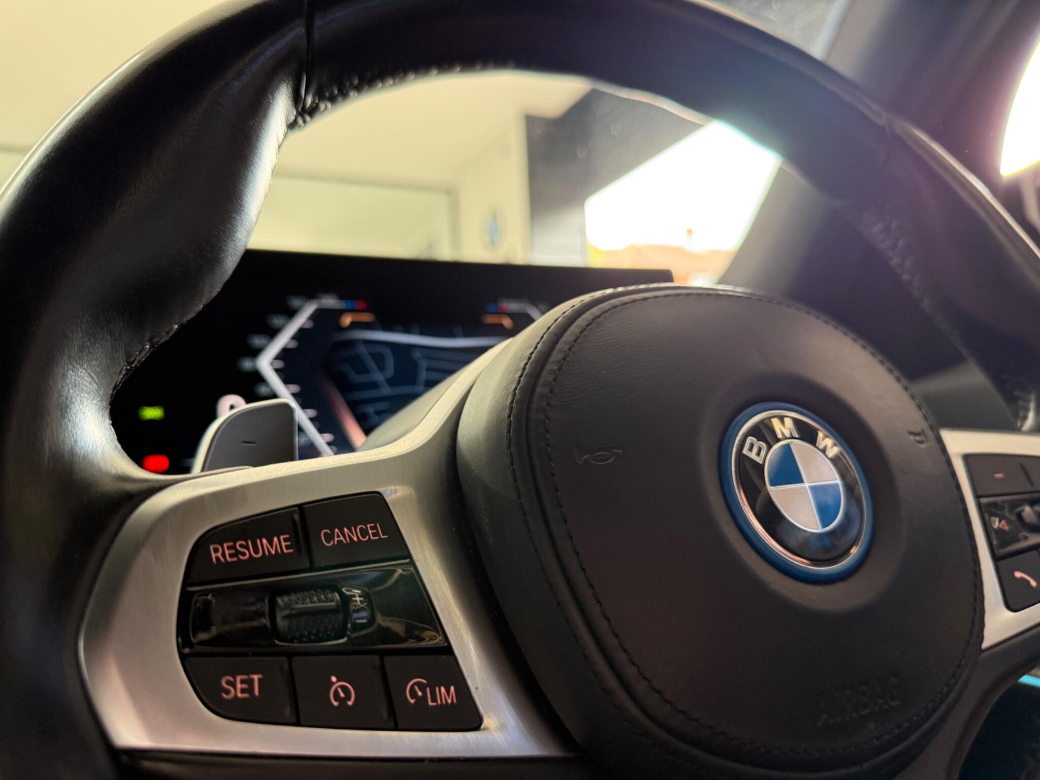 BMW 3 Series view 27
