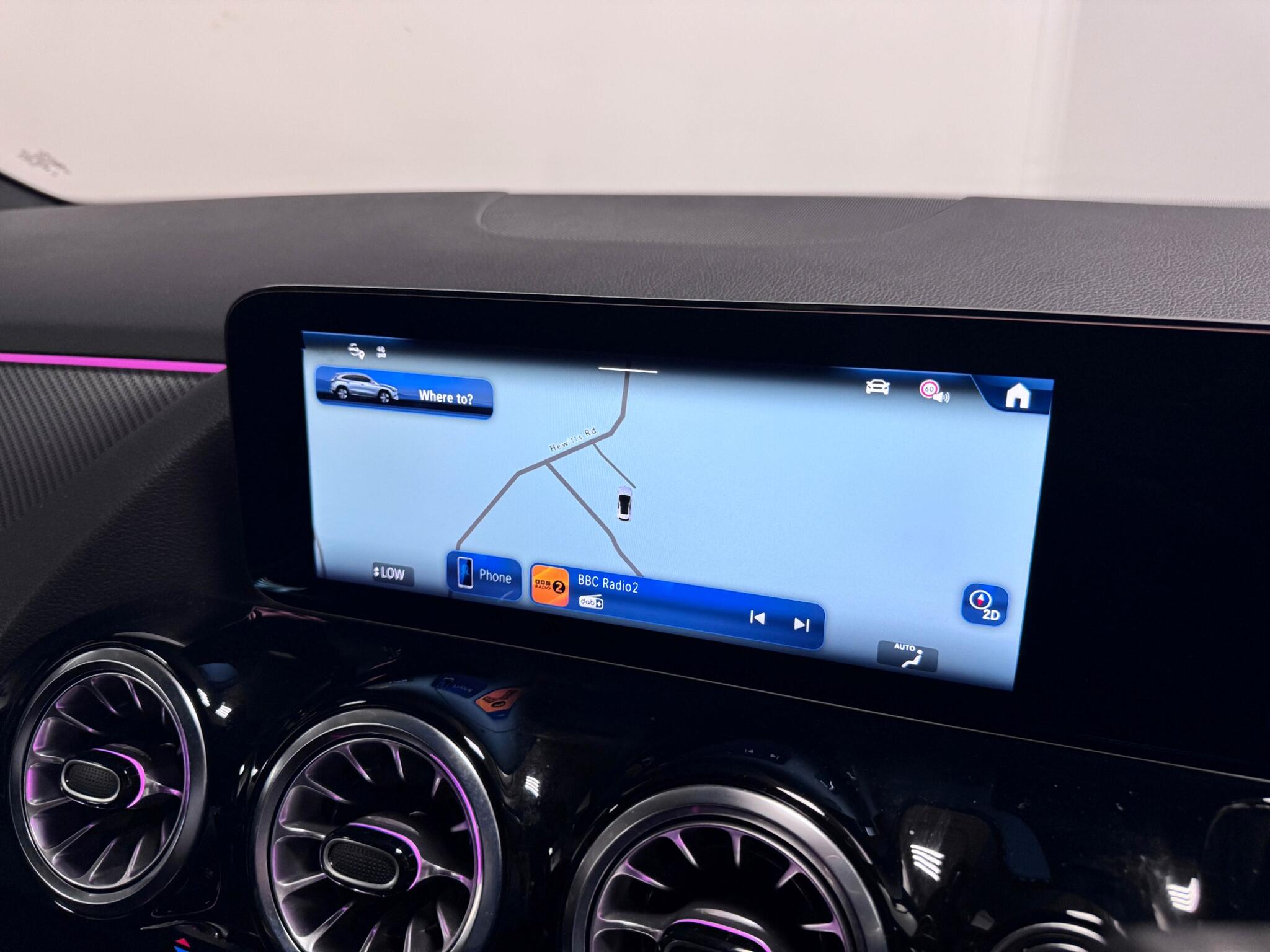 Mercedes-Benz Gla view 11