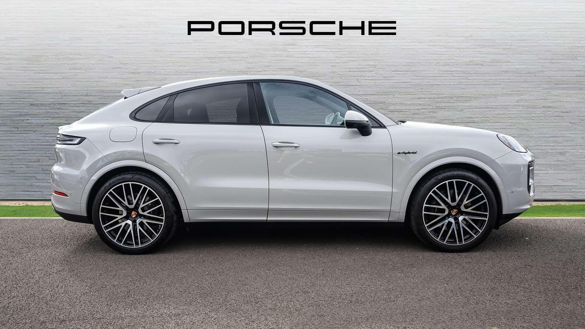 Porsche Cayenne view 7