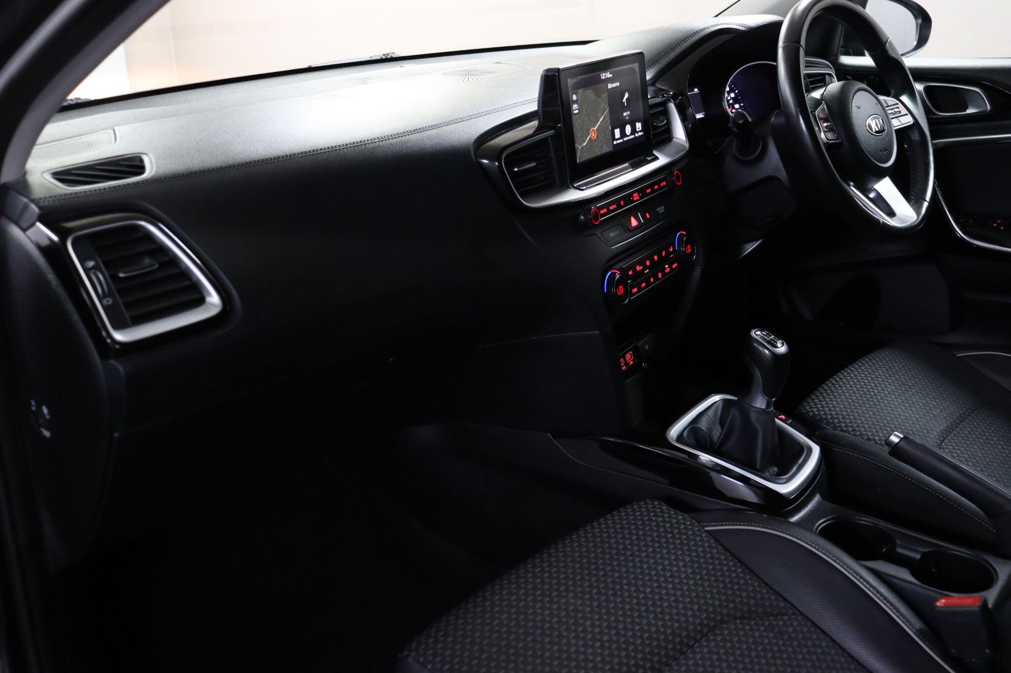 Kia Ceed view 34