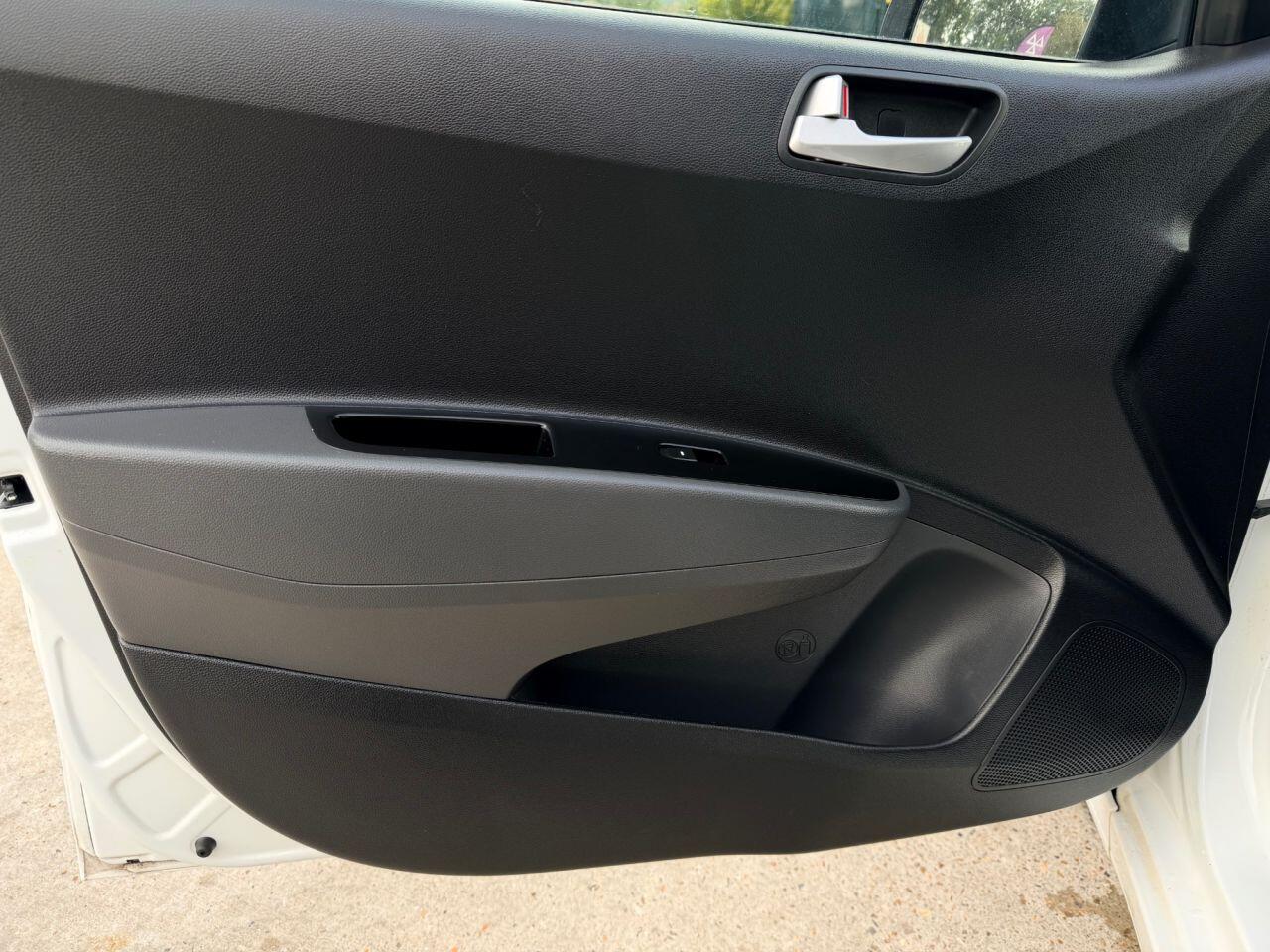 Hyundai I10 view 23
