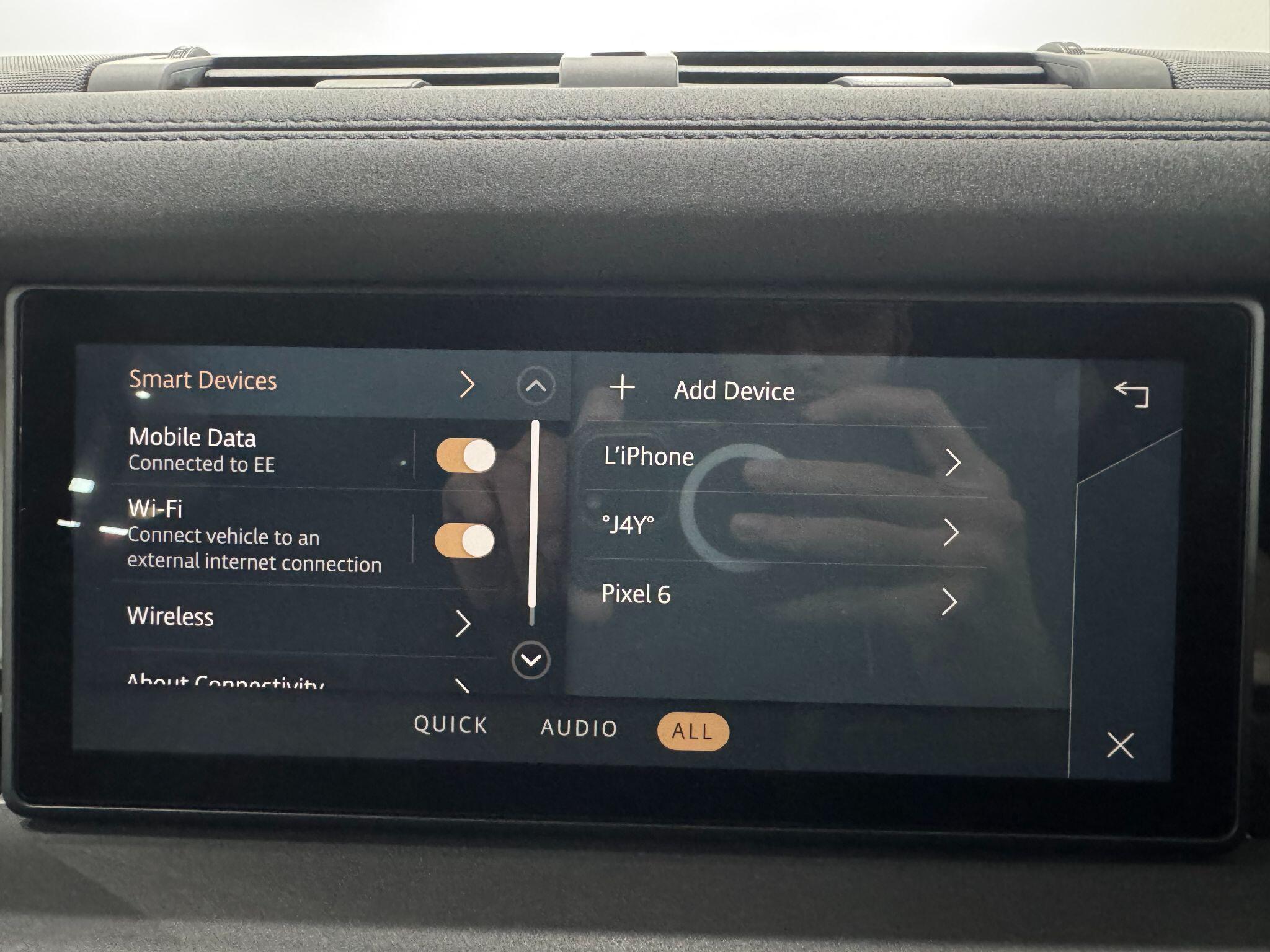 Land Rover Defender view 24