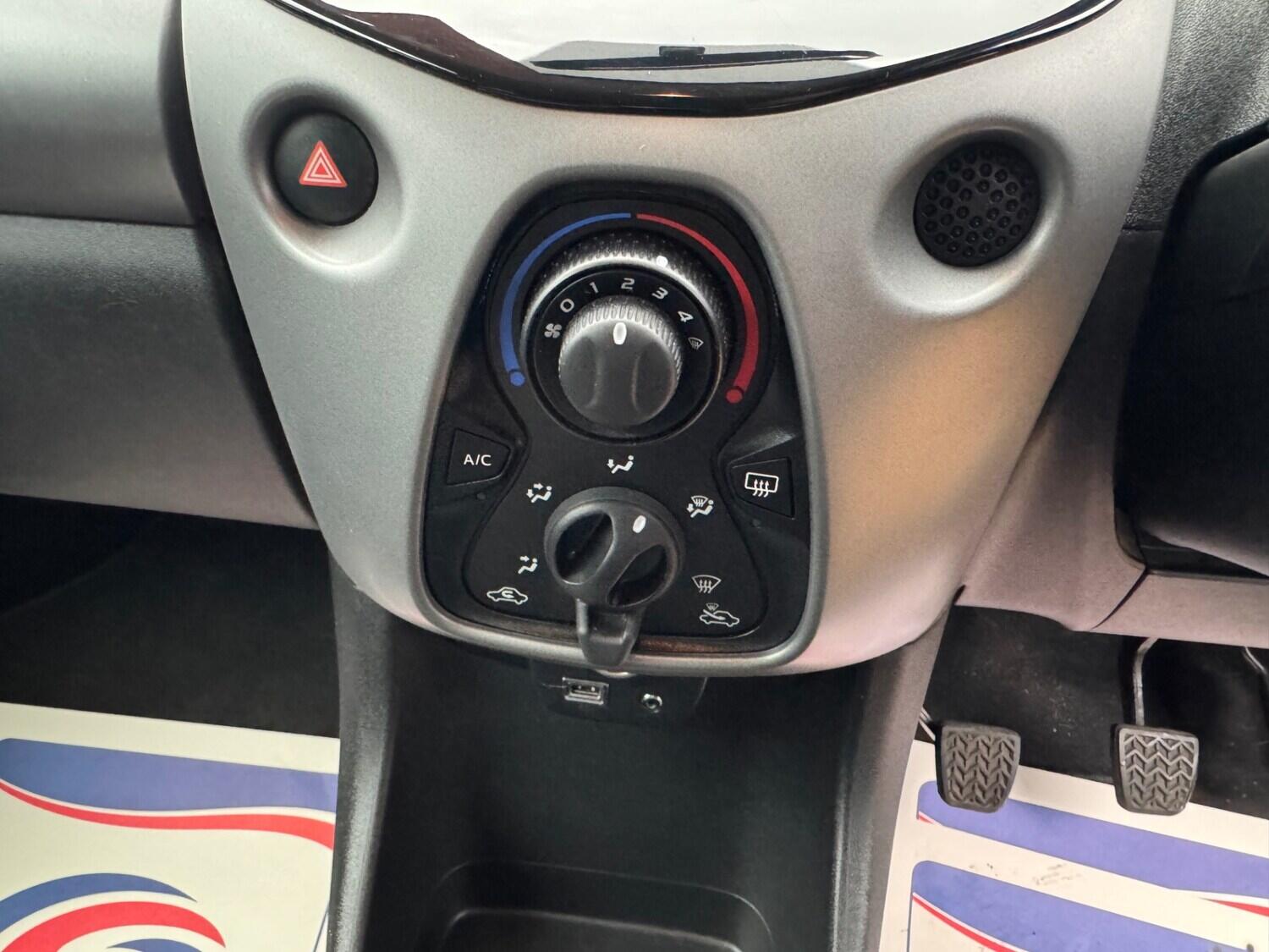 Toyota Aygo view 17