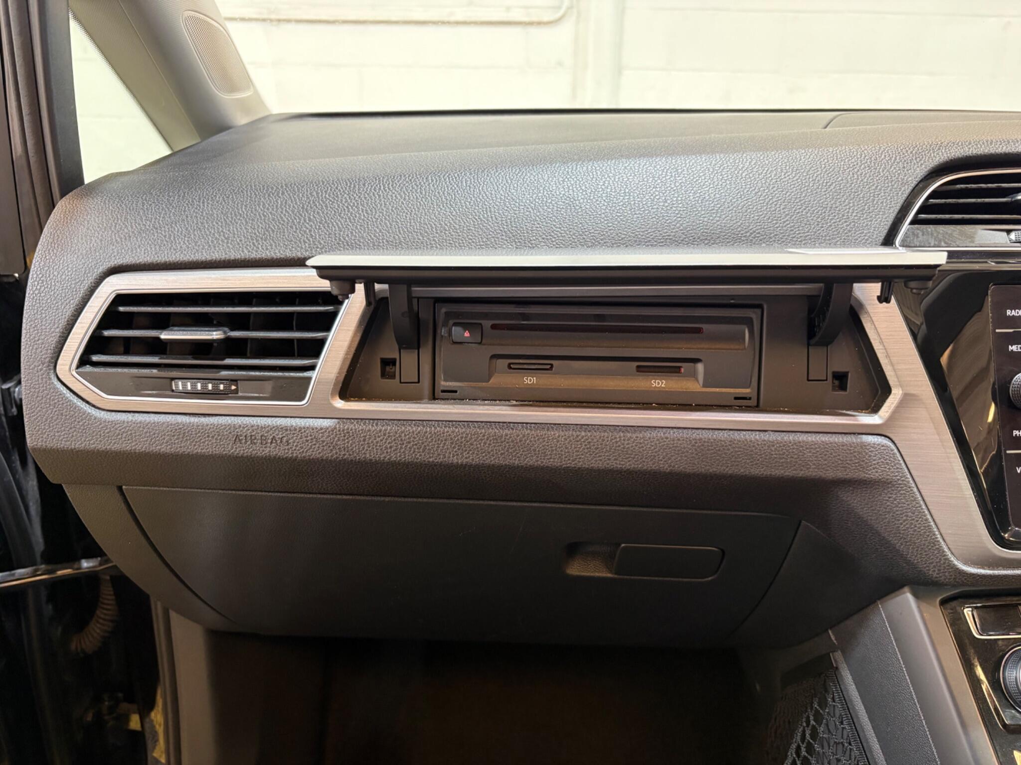 Volkswagen Touran view 68
