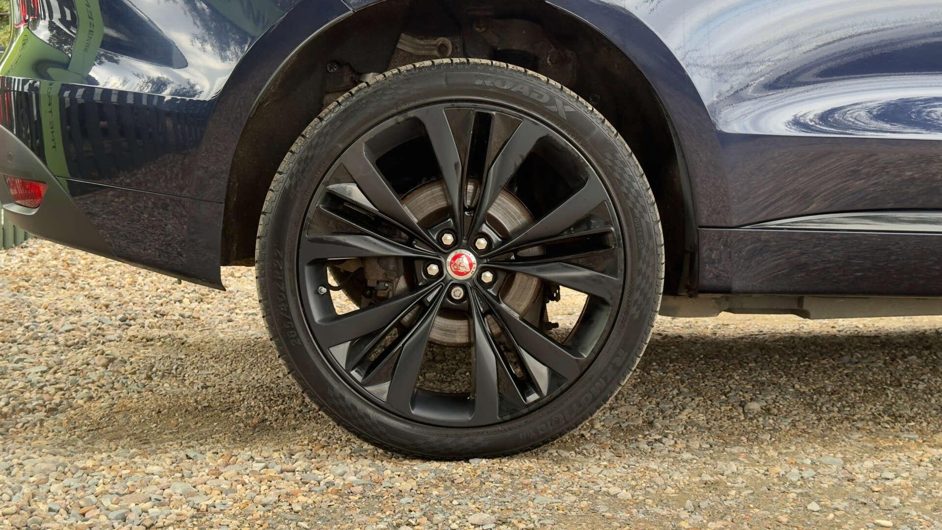 Jaguar F-Pace view 40