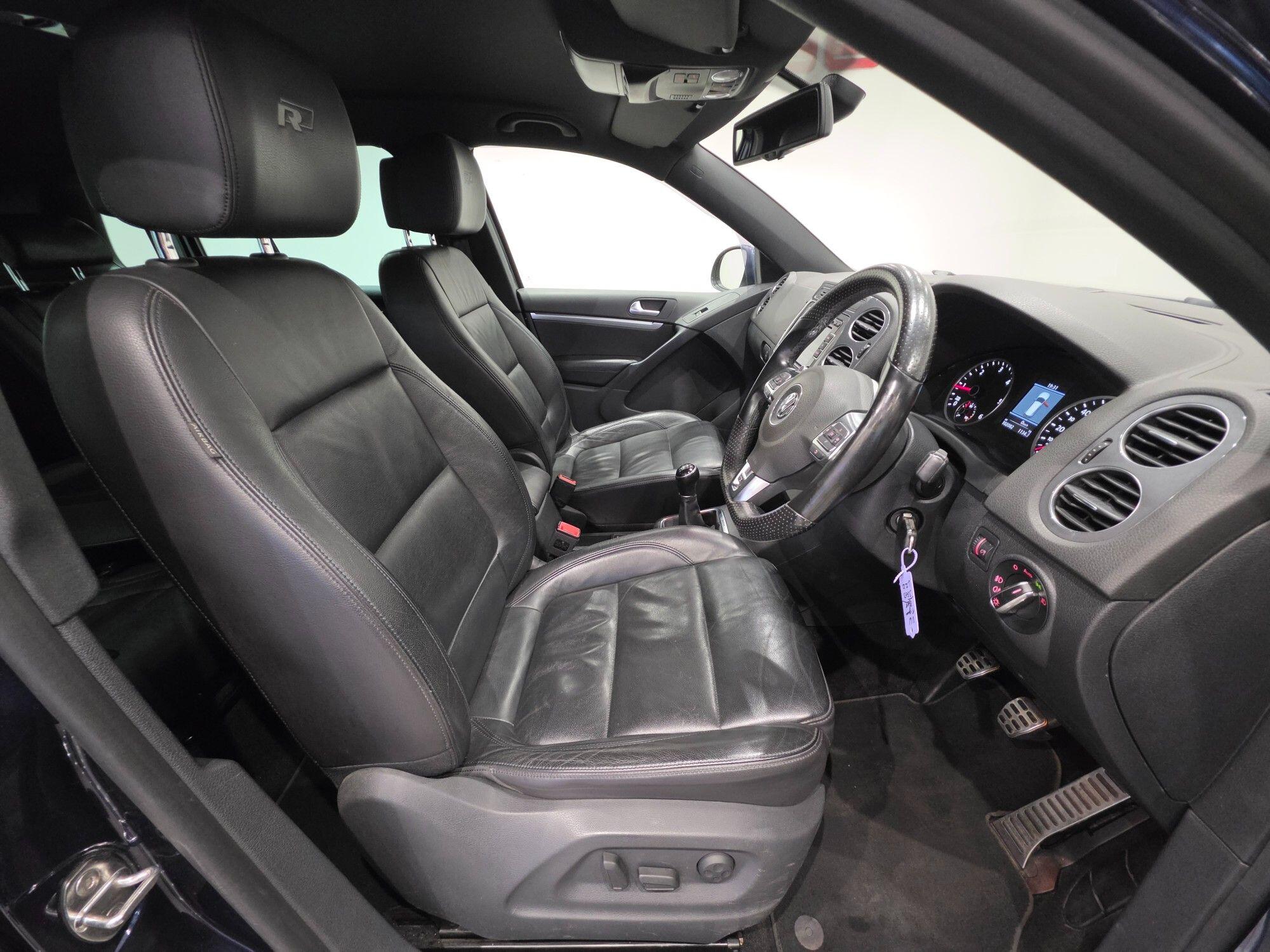 Volkswagen Tiguan view 23