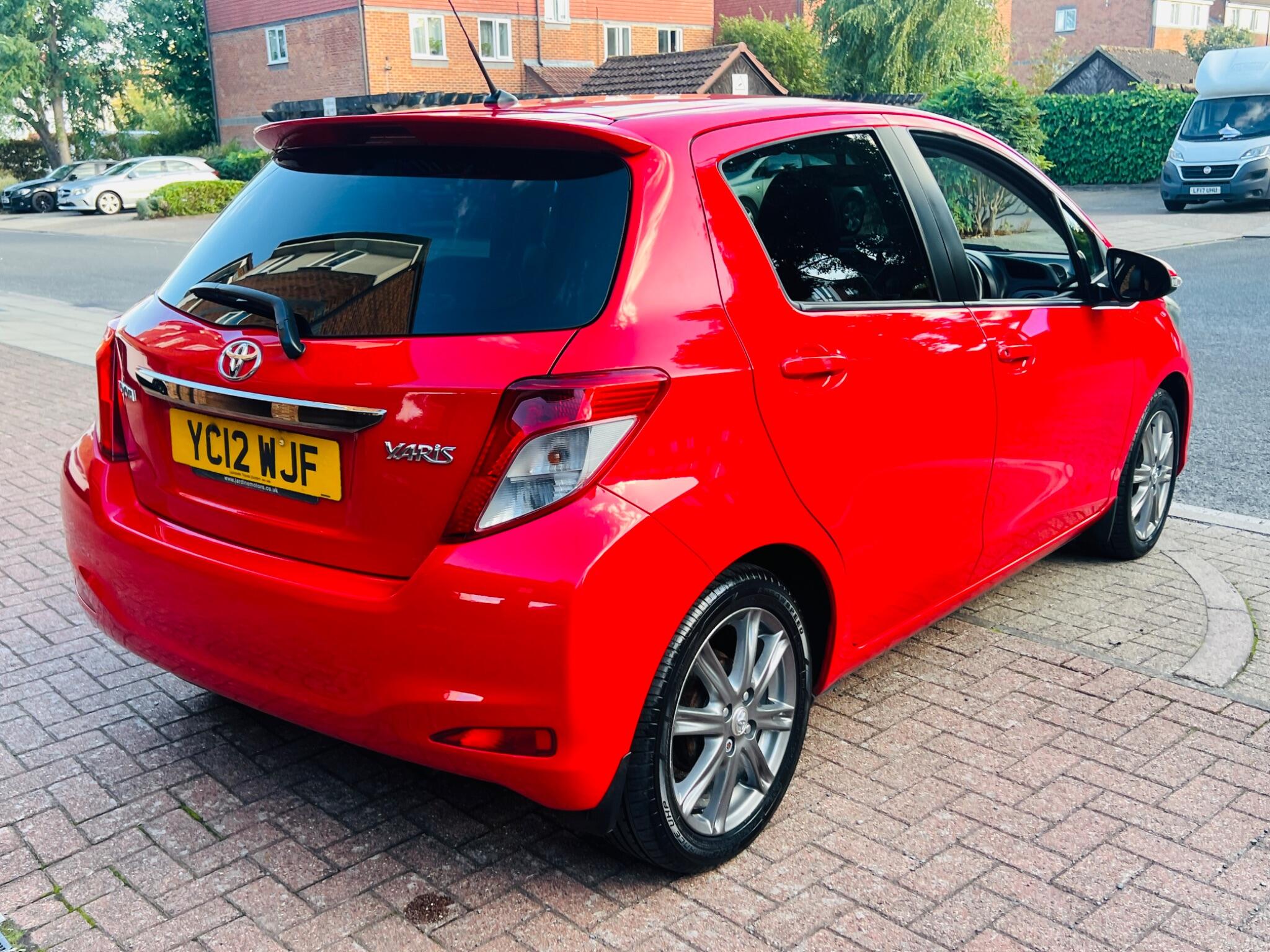 Toyota Yaris view 25