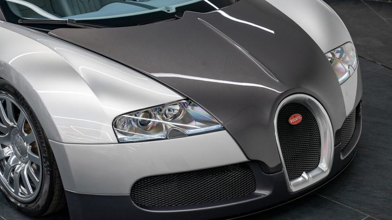Bugatti Veyron view 9
