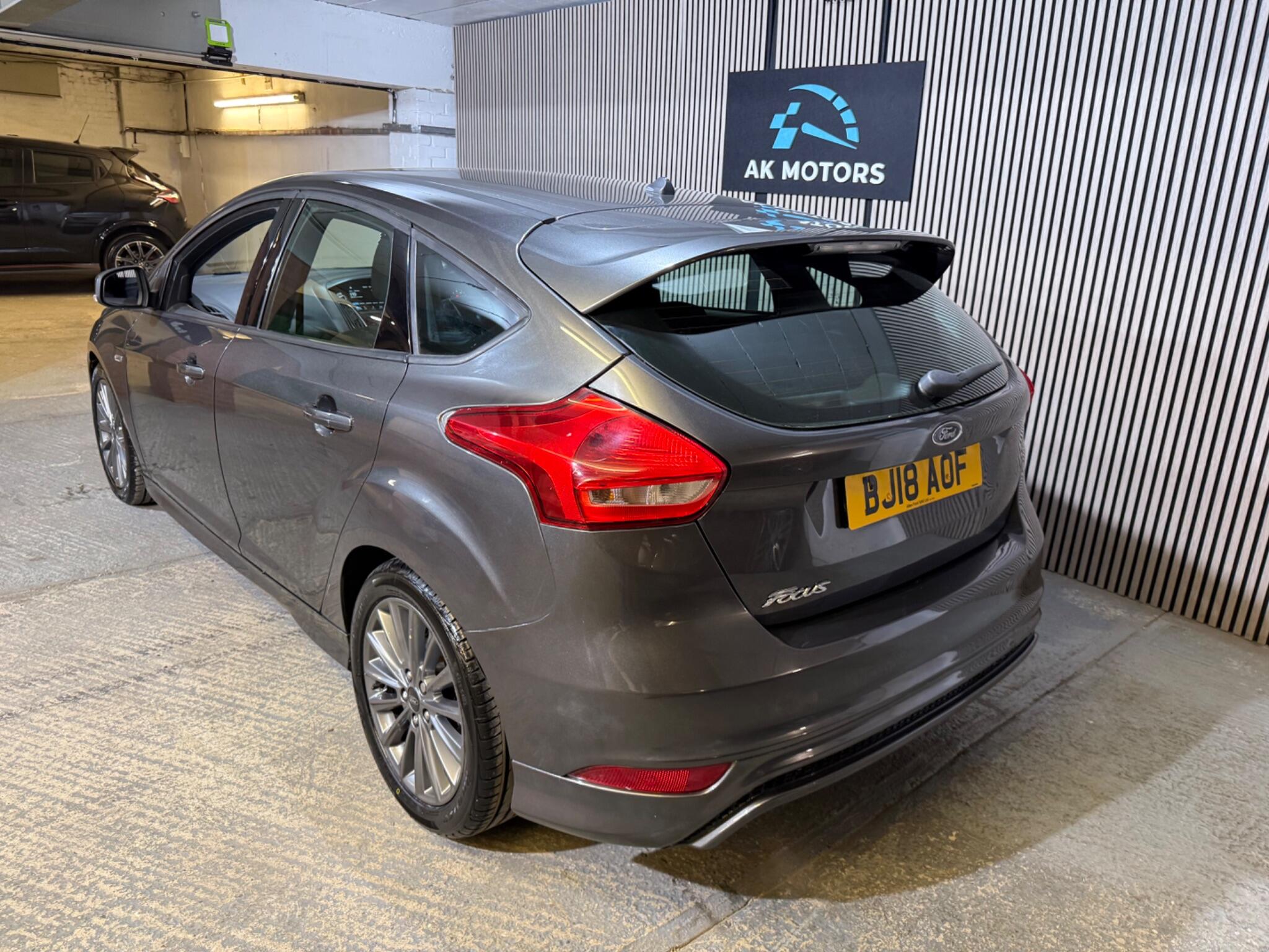 2018 Ford Focus 1.0T EcoBoost ST-Line Euro 6 (s/s) 5dr • 87,000 miles image 7