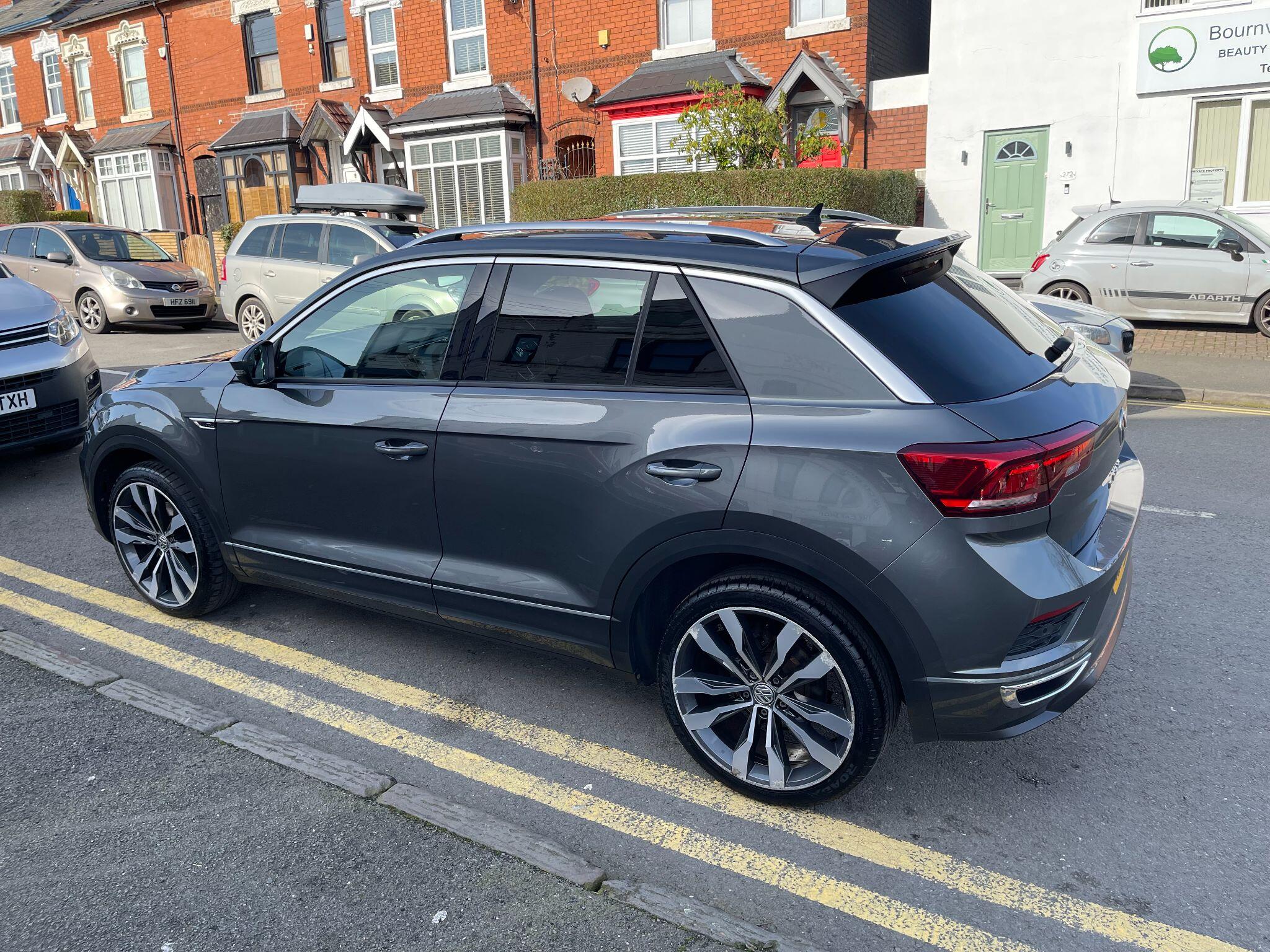 Volkswagen T-Roc view 17