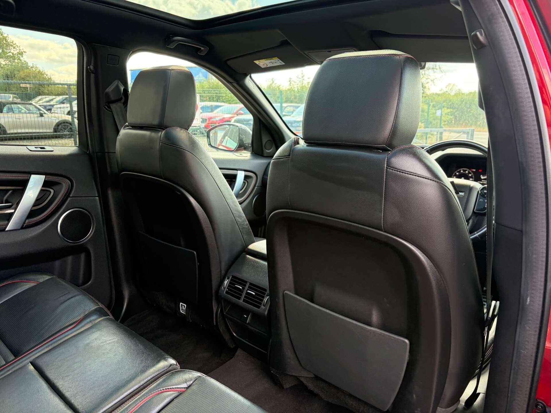 Land Rover Discovery Sport view 30