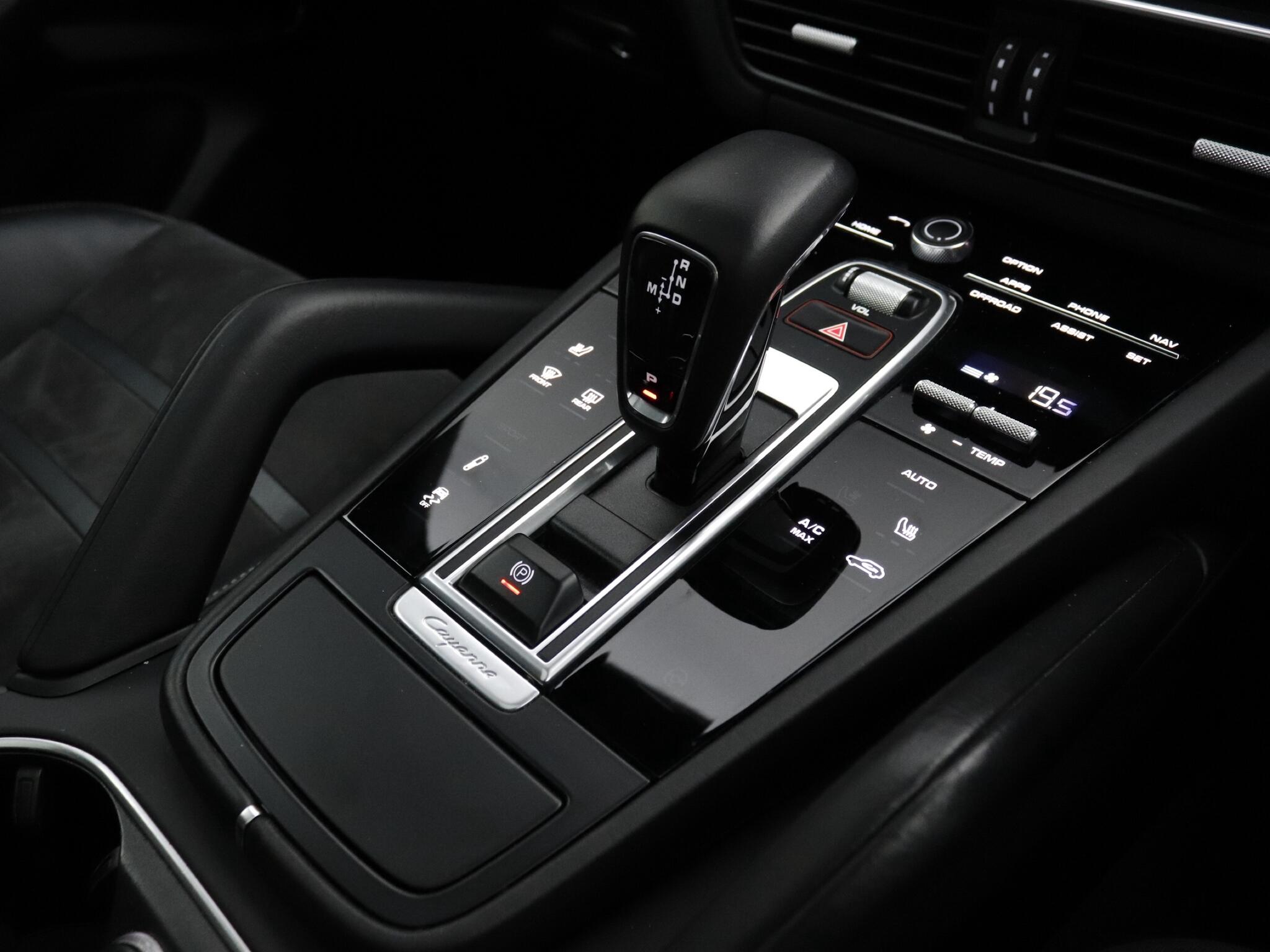 Porsche Cayenne view 12