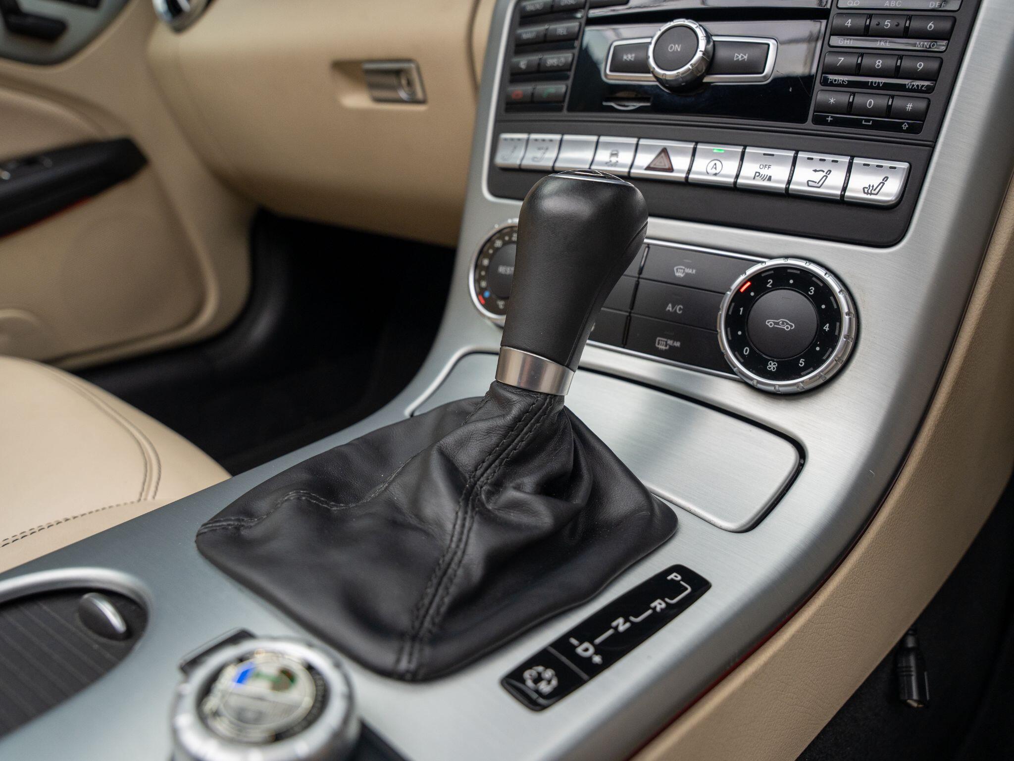 Mercedes-Benz SLK view 18