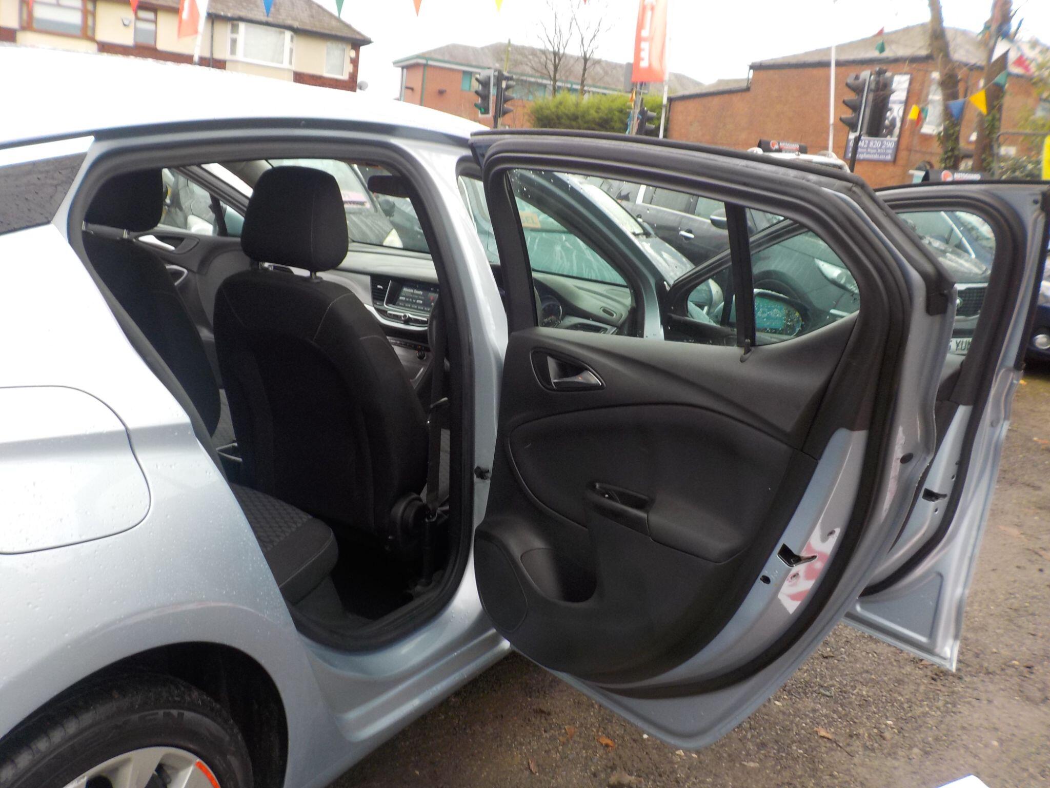 Vauxhall Astra 1.4i Turbo Design Euro 6 5dr