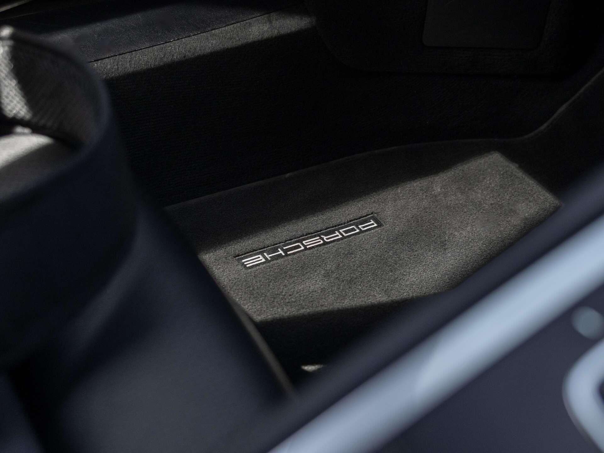 Porsche Cayman view 61