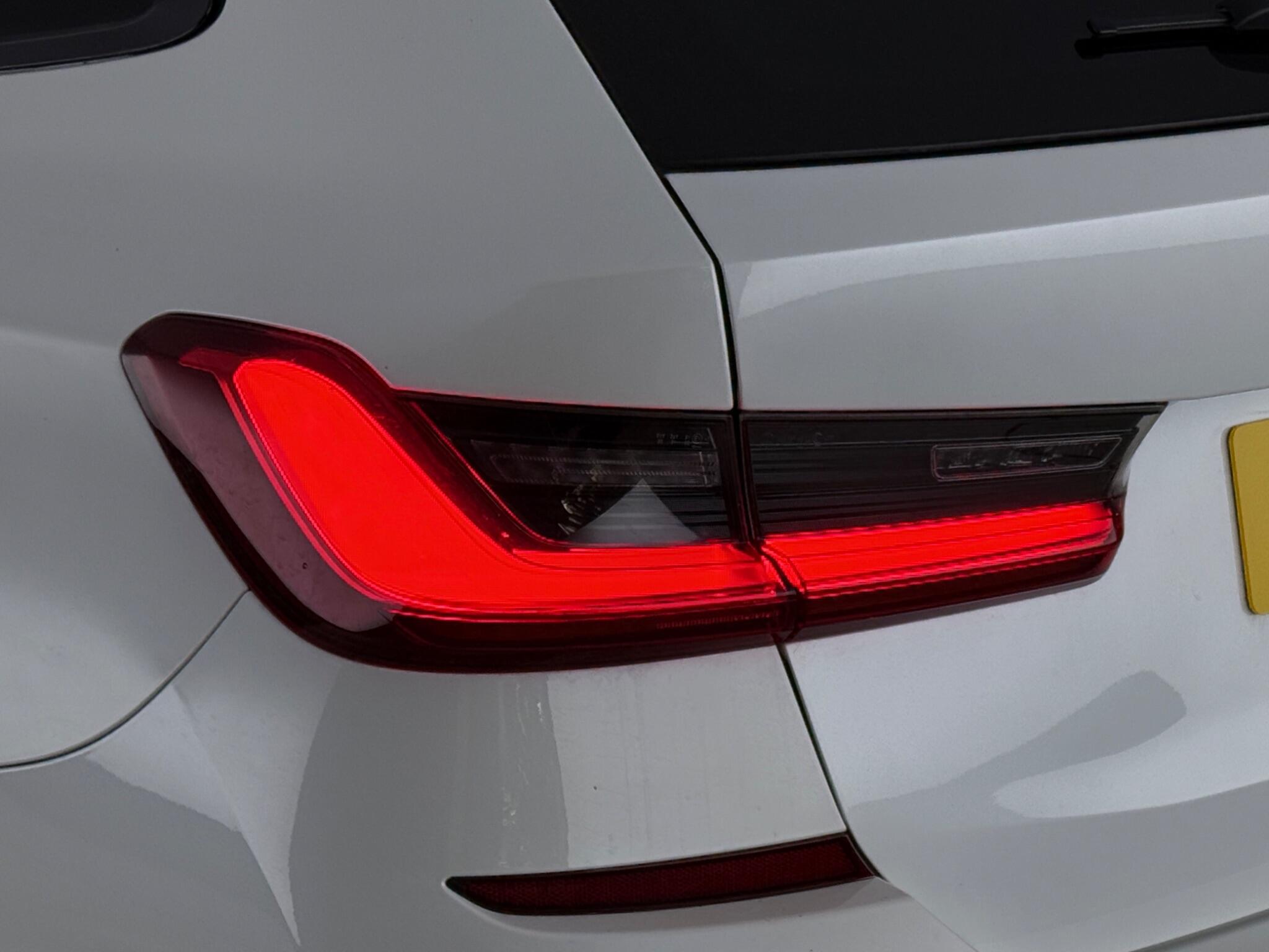 BMW 3 Series view 12