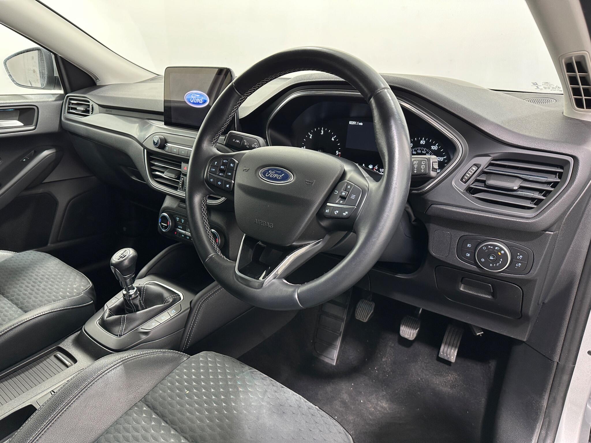 Ford Focus view 11