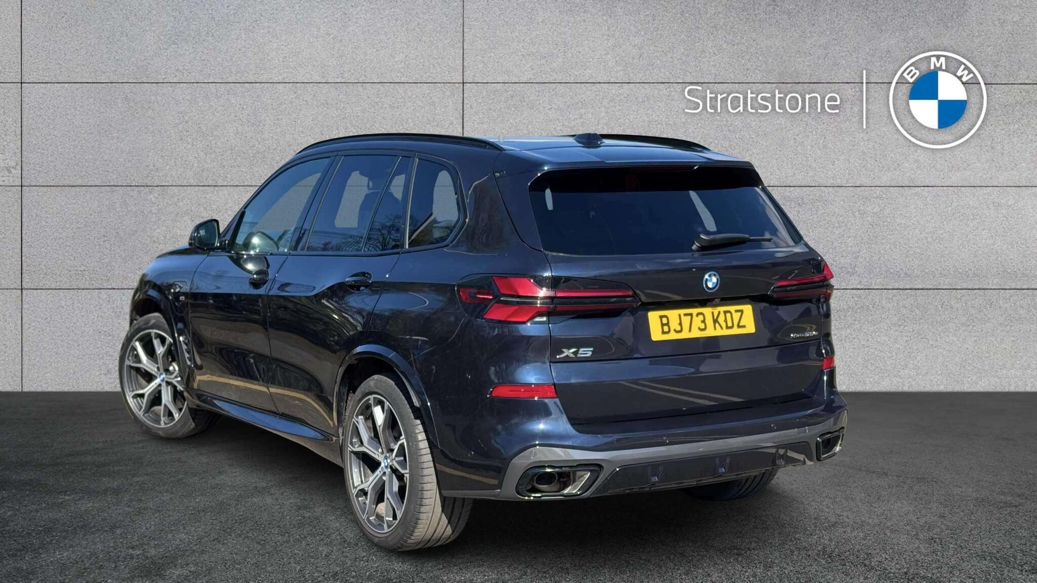BMW X5 view 2