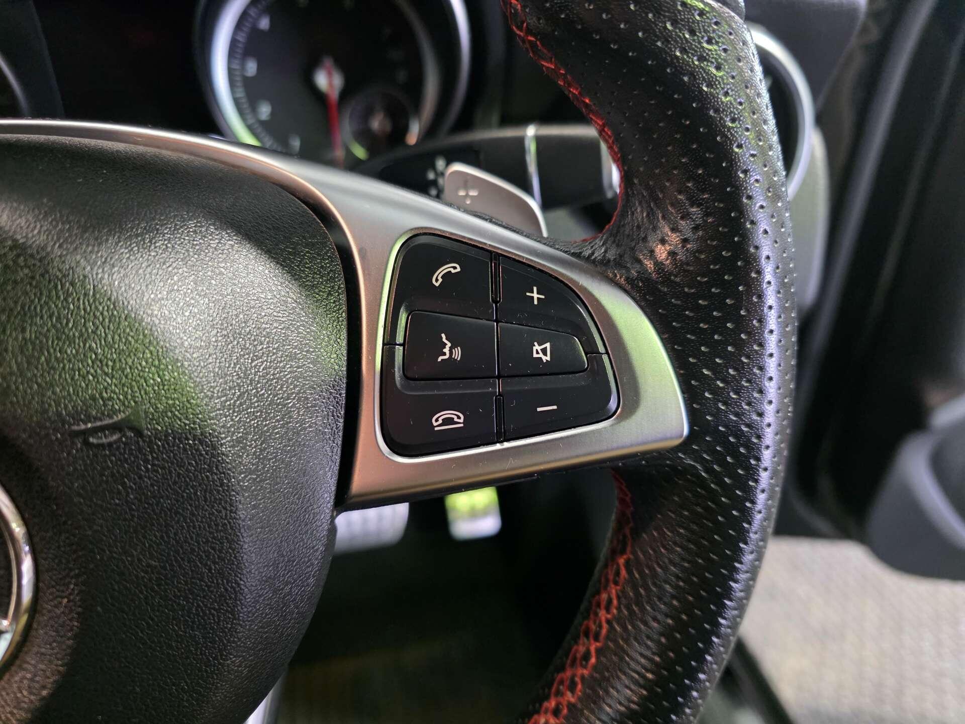 Mercedes-Benz GLA view 20