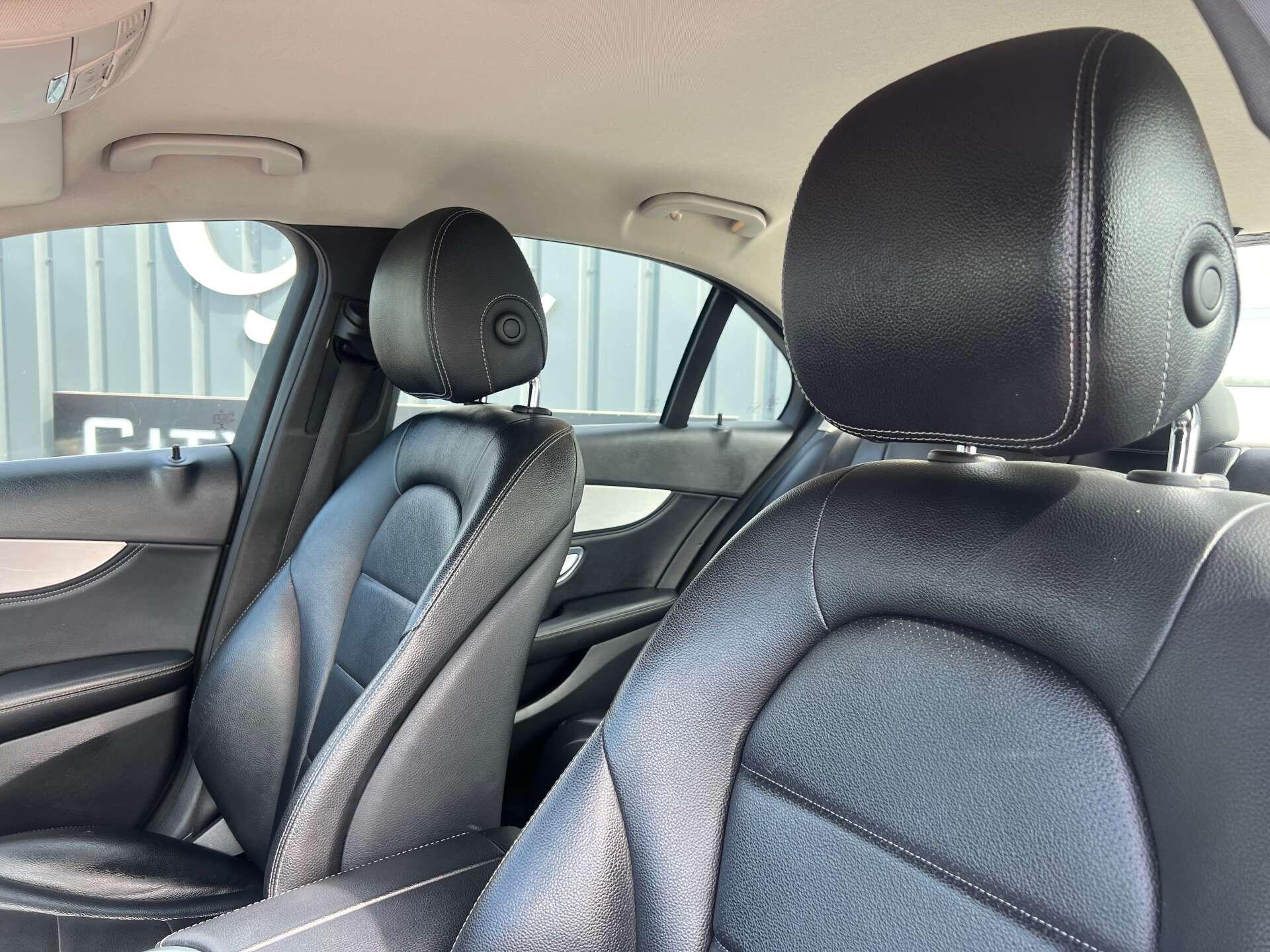 Mercedes-Benz C-Class view 38