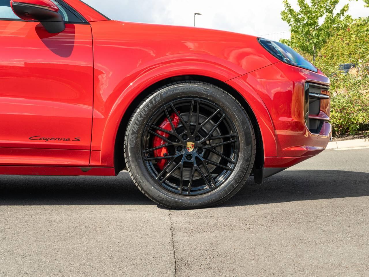 Porsche Cayenne view 14