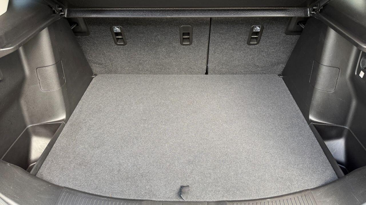 Suzuki S-Cross view 32