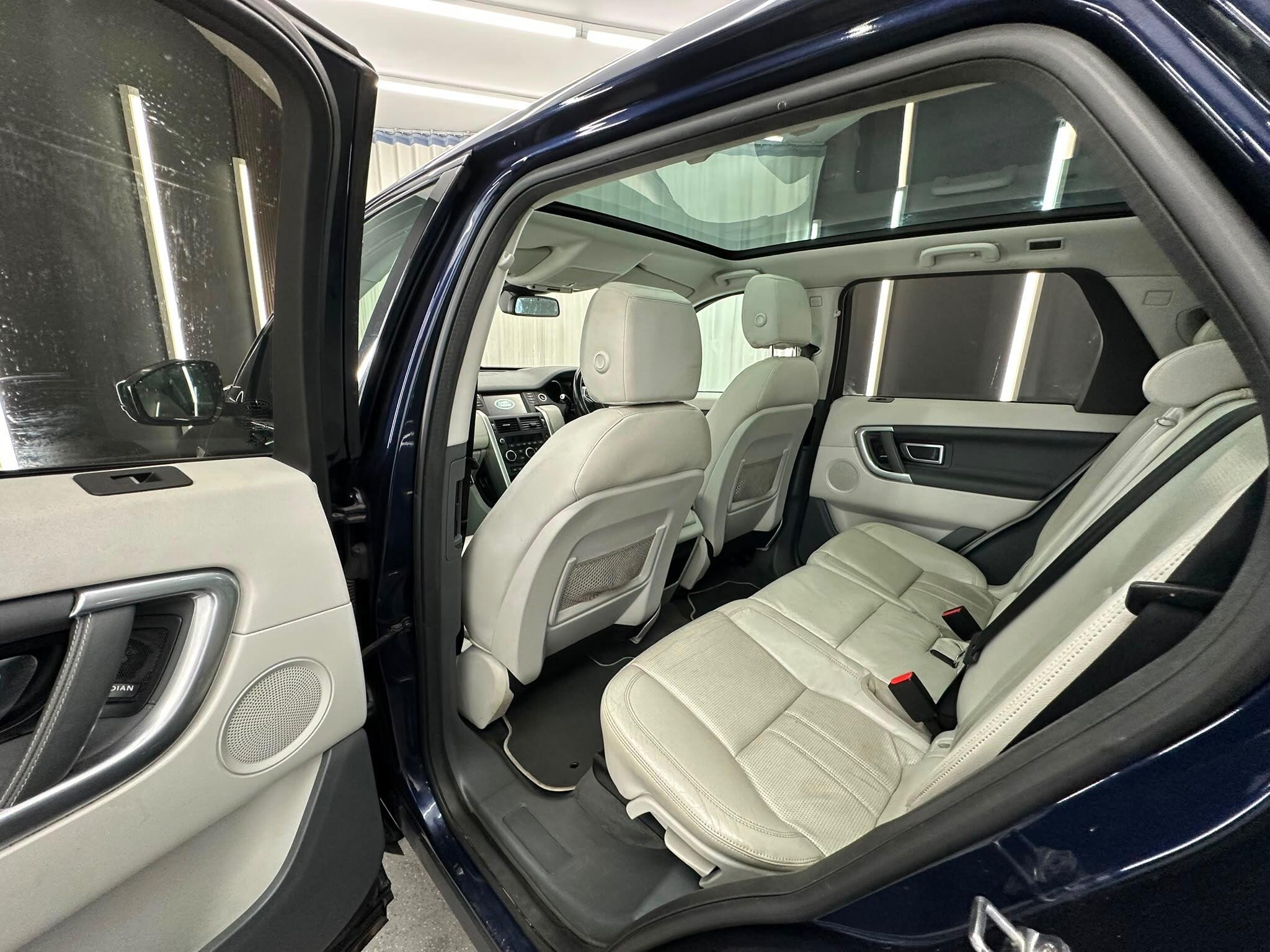 Land Rover Discovery Sport view 25