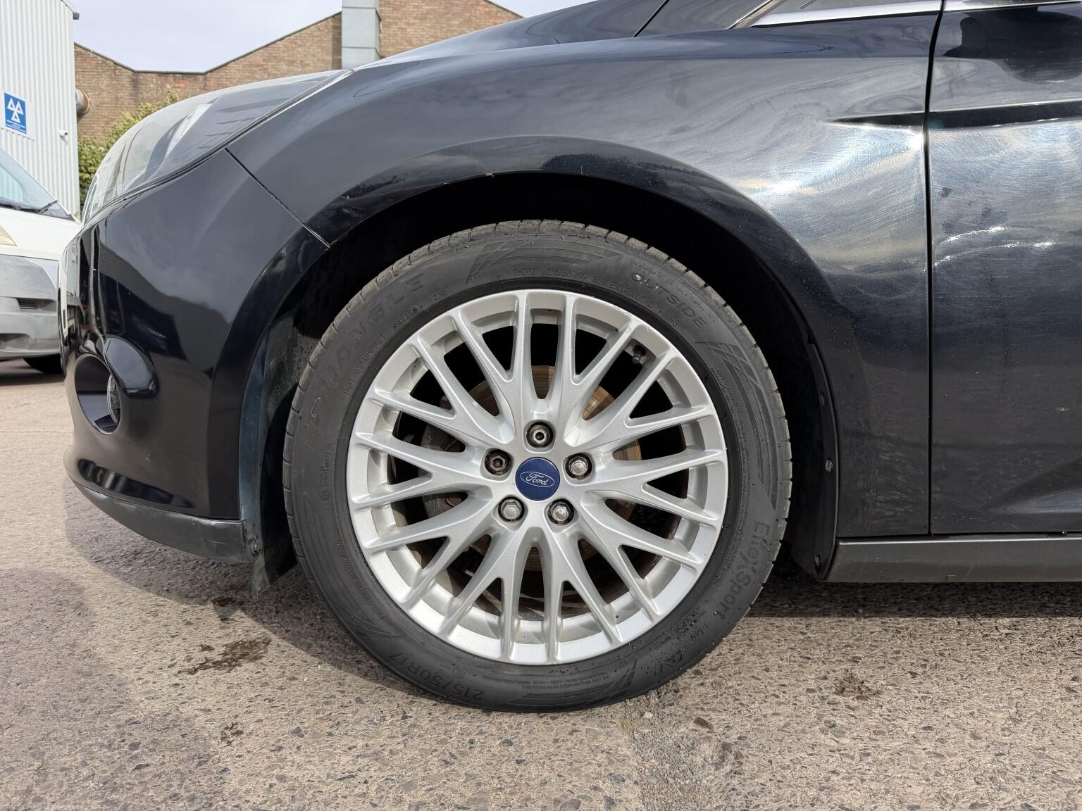 Ford Focus view 47