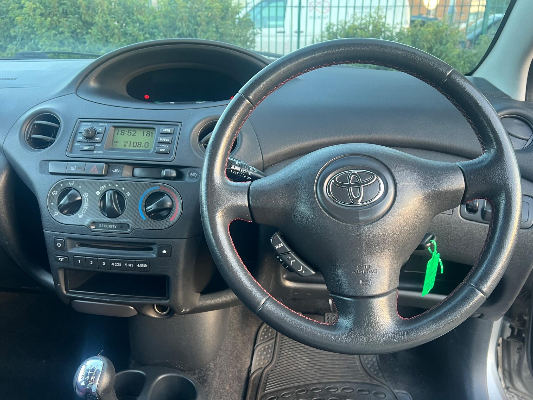 Toyota Yaris view 26