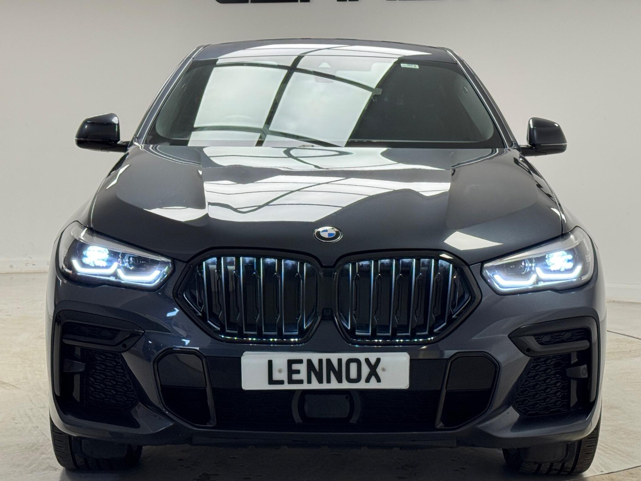 BMW X6 view 2