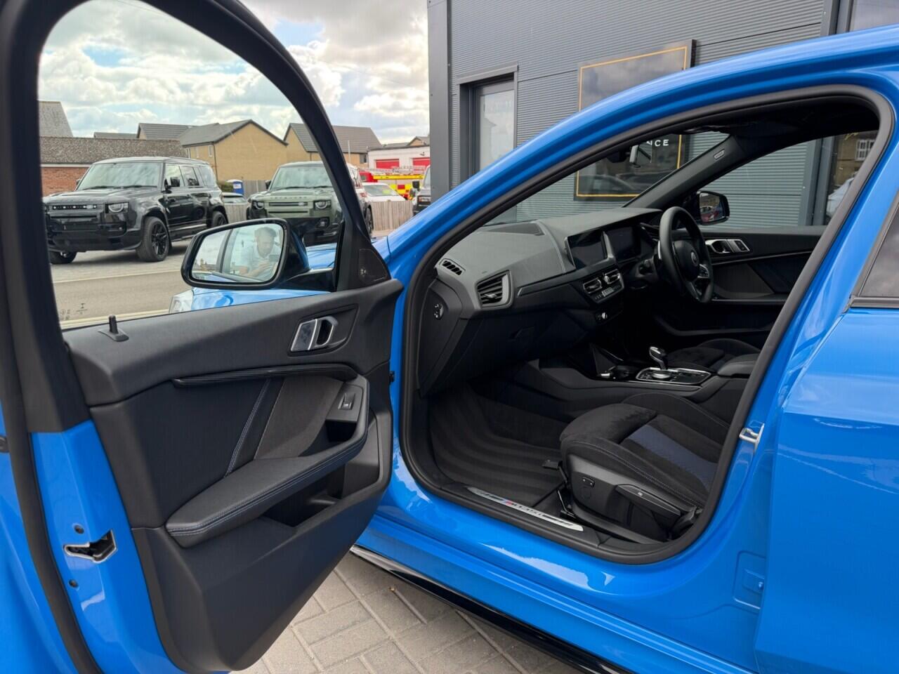 BMW 1 Series view 16