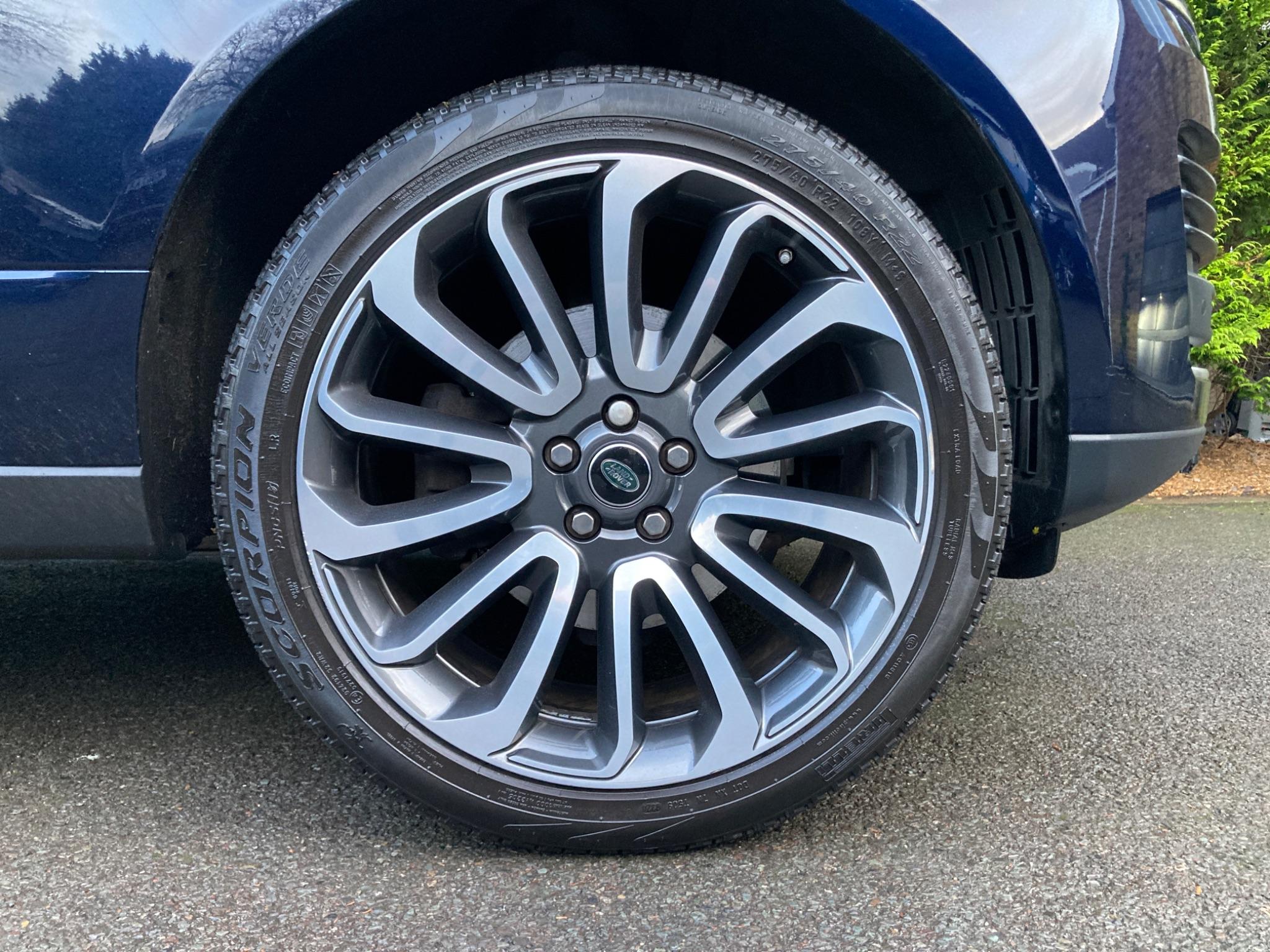 Land Rover Range Rover view 66