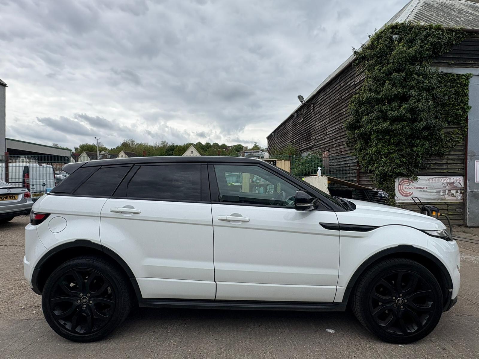 Land Rover Range Rover Evoque view 2